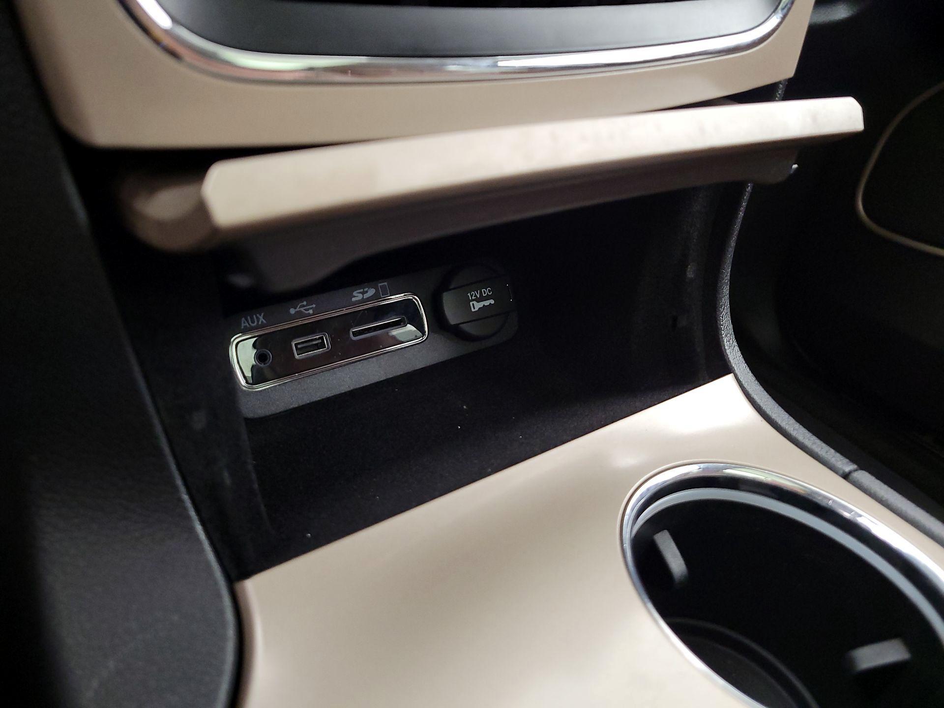 Thumbnail: 2015 Jeep Grand Cherokee - 19