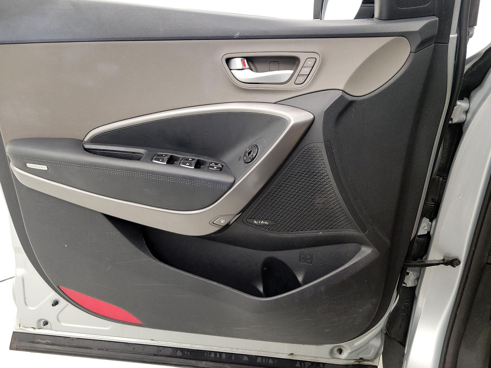 Thumbnail: 2015 Hyundai Santa Fe - 12