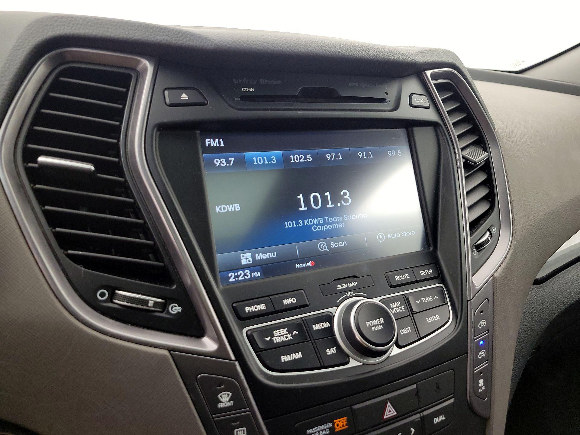 Thumbnail: 2015 Hyundai Santa Fe - 16