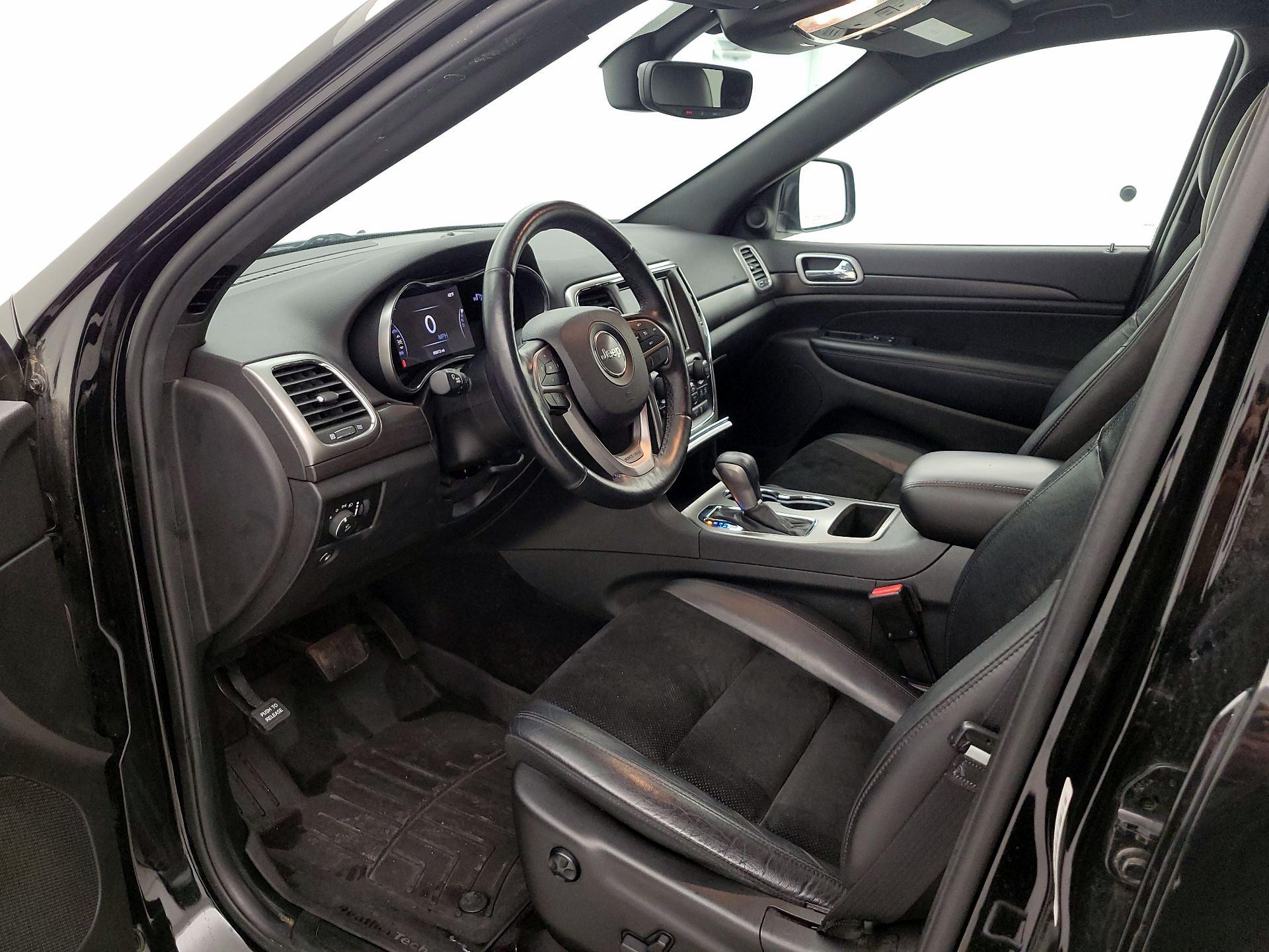 Thumbnail: 2017 Jeep Grand Cherokee - 11