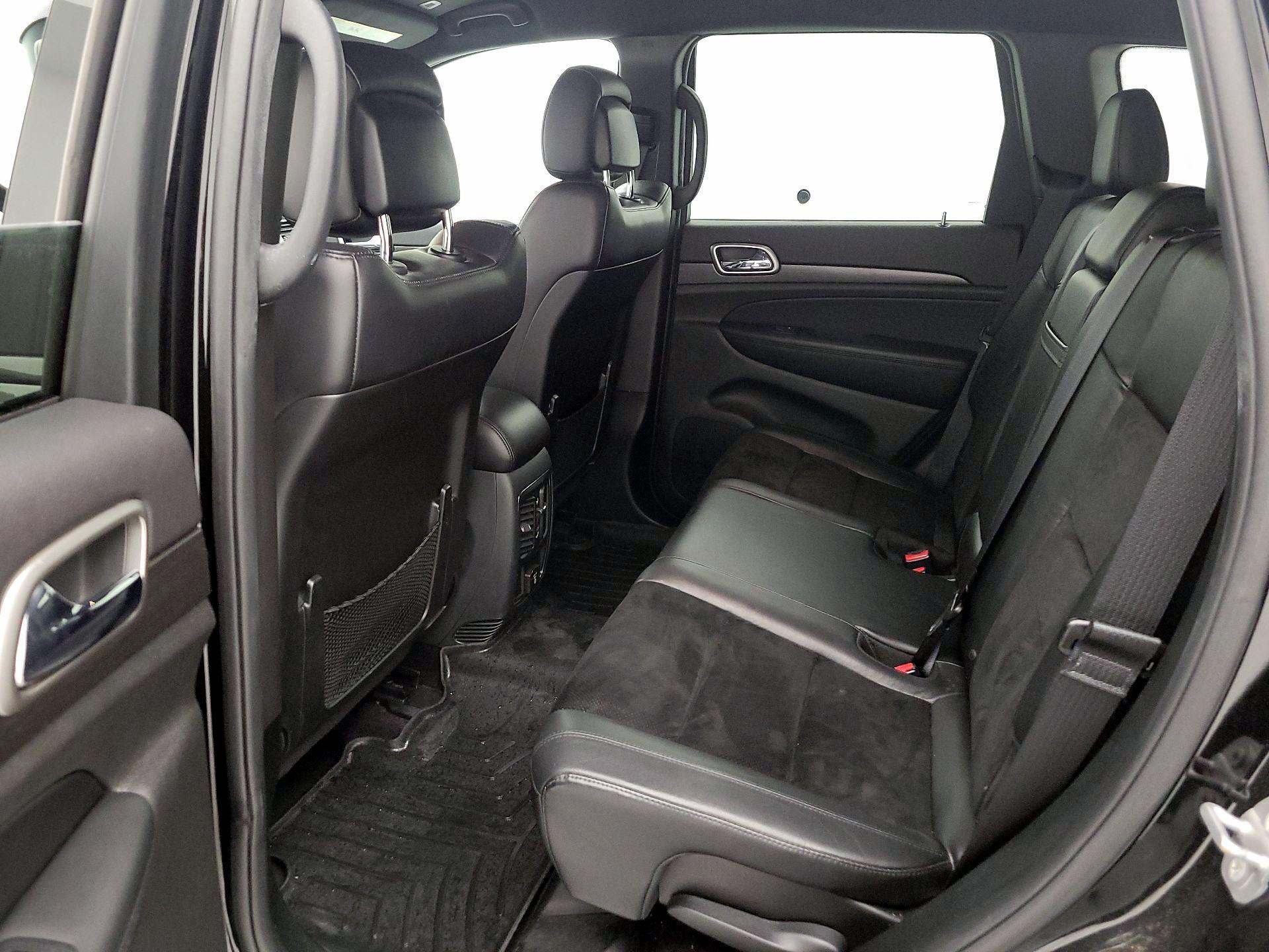 Thumbnail: 2017 Jeep Grand Cherokee - 19