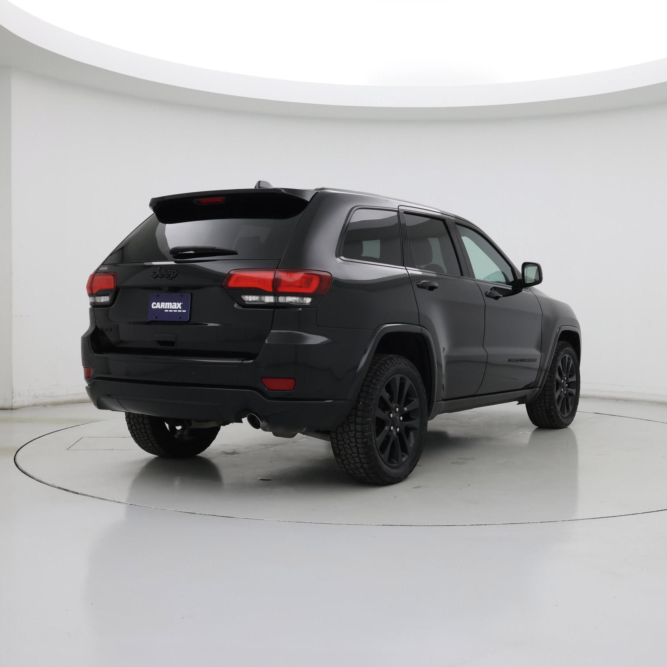 Thumbnail: 2017 Jeep Grand Cherokee - 8