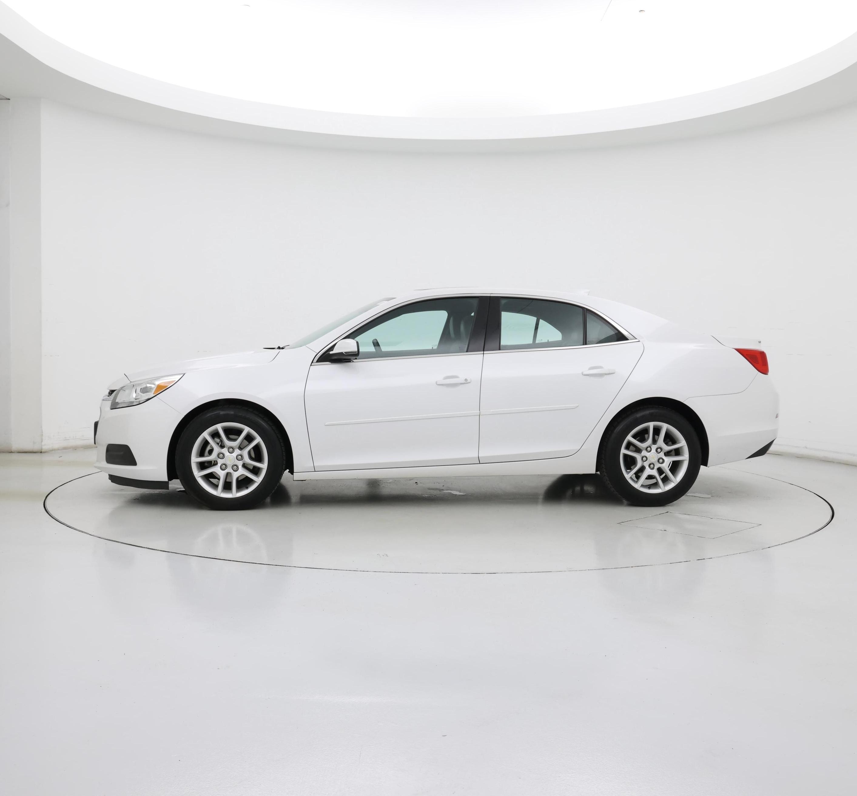 Thumbnail: 2015 Chevrolet Malibu - 3