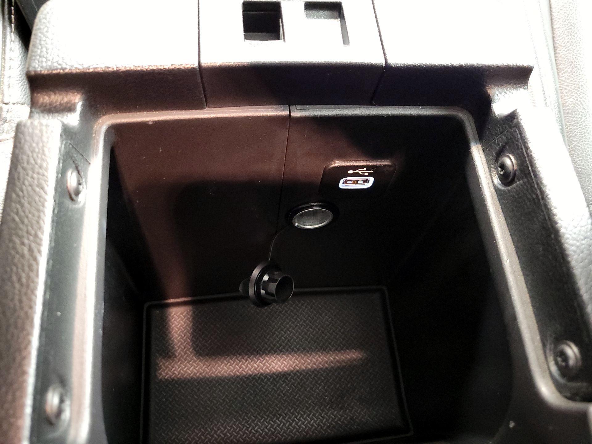 Thumbnail: 2017 Jeep Wrangler - 18