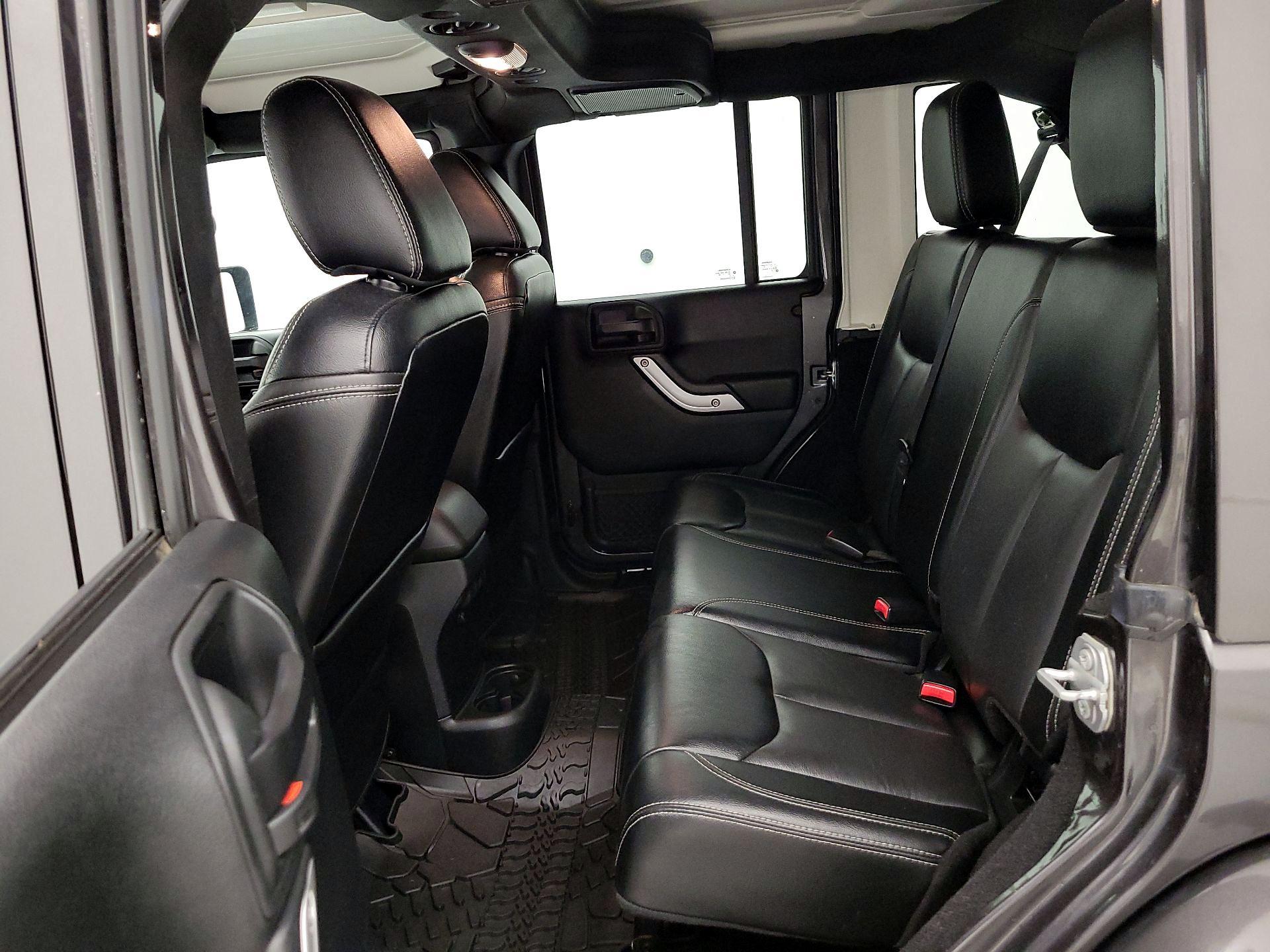 Thumbnail: 2017 Jeep Wrangler - 19