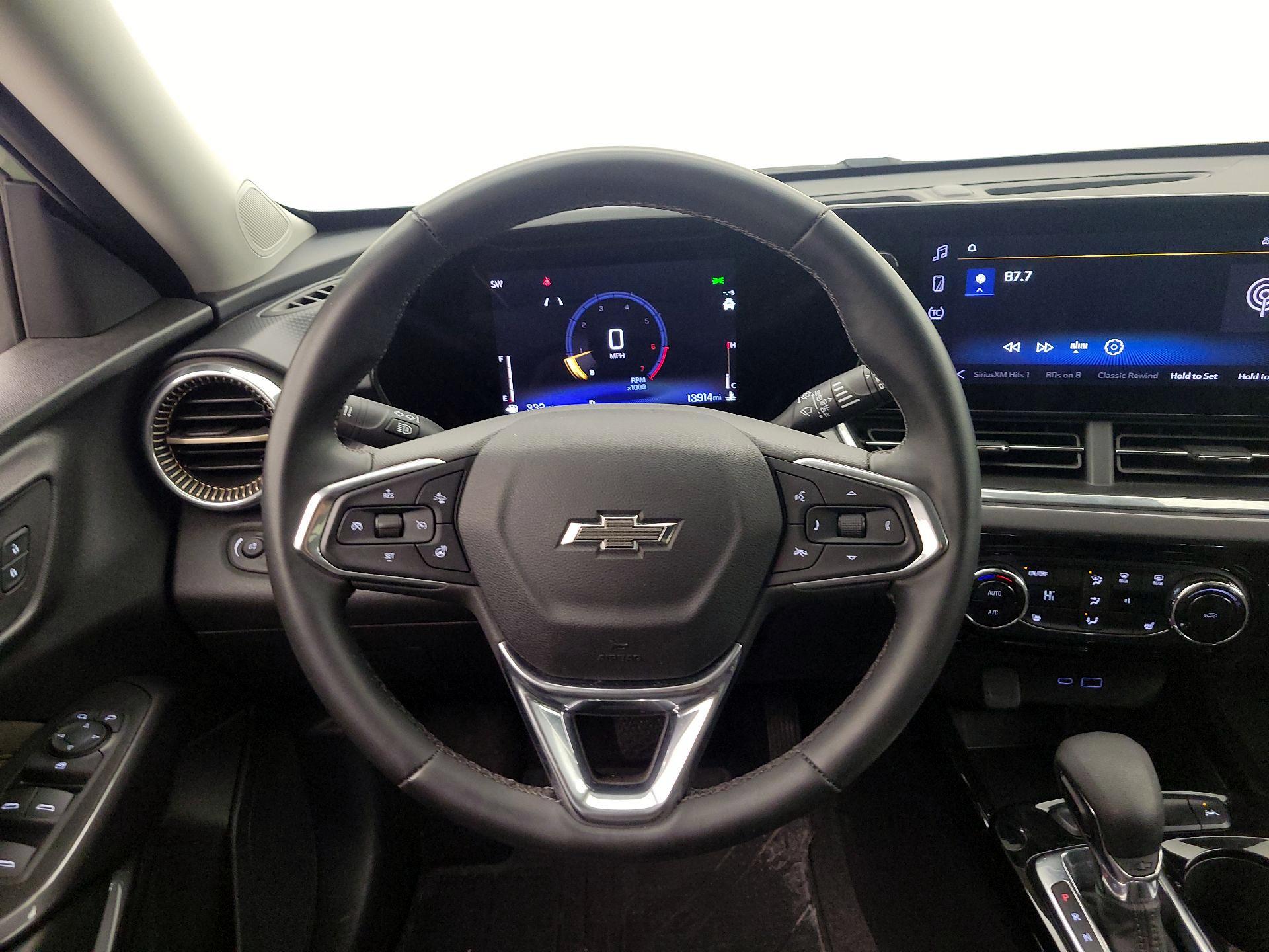 Thumbnail: 2024 Chevrolet Trax - 10