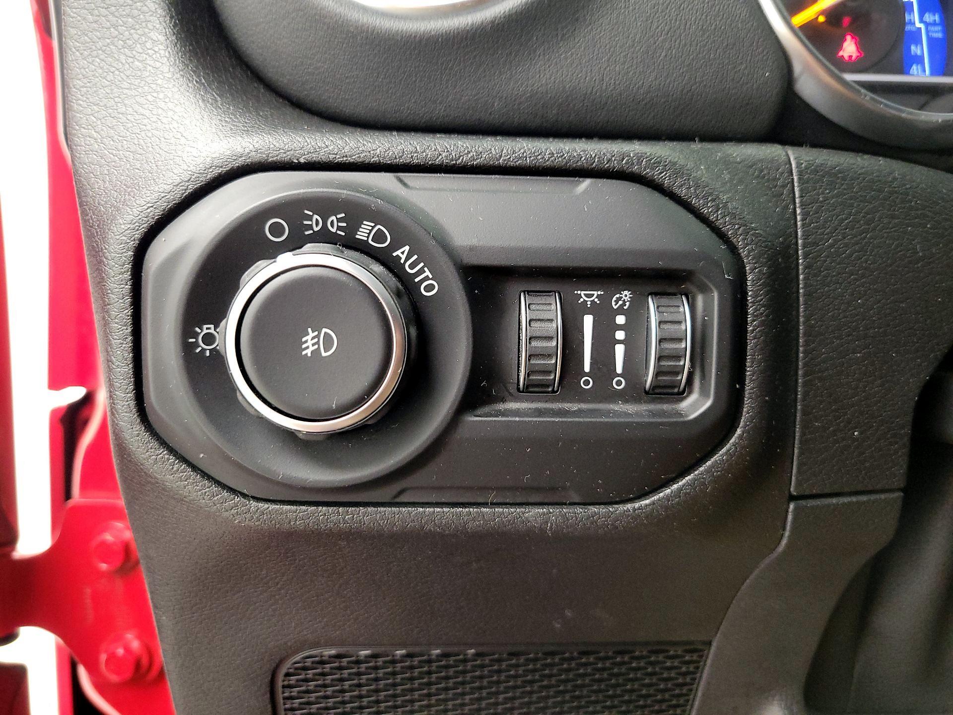 Thumbnail: 2020 Jeep Wrangler - 13