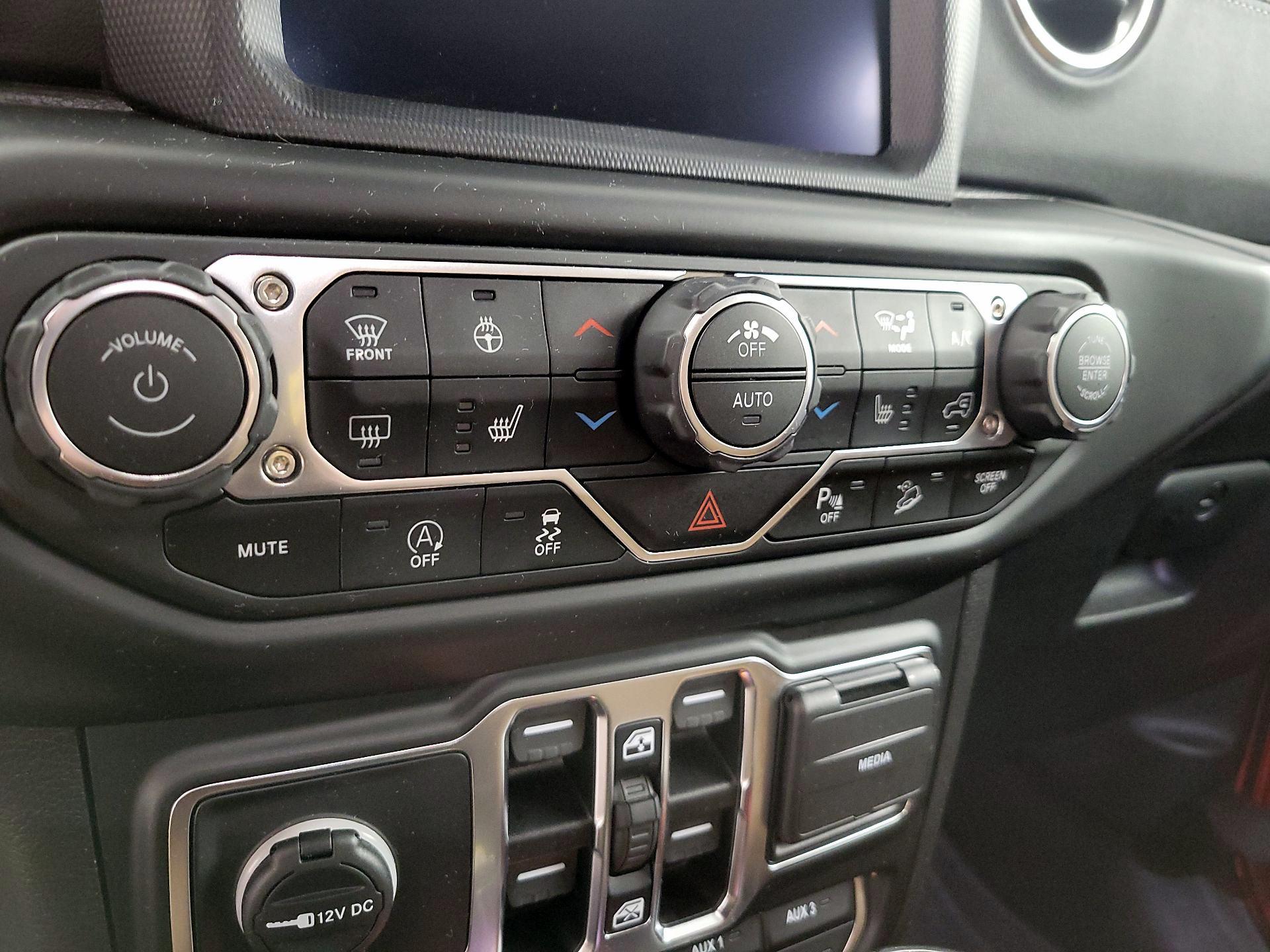 Thumbnail: 2020 Jeep Wrangler - 17