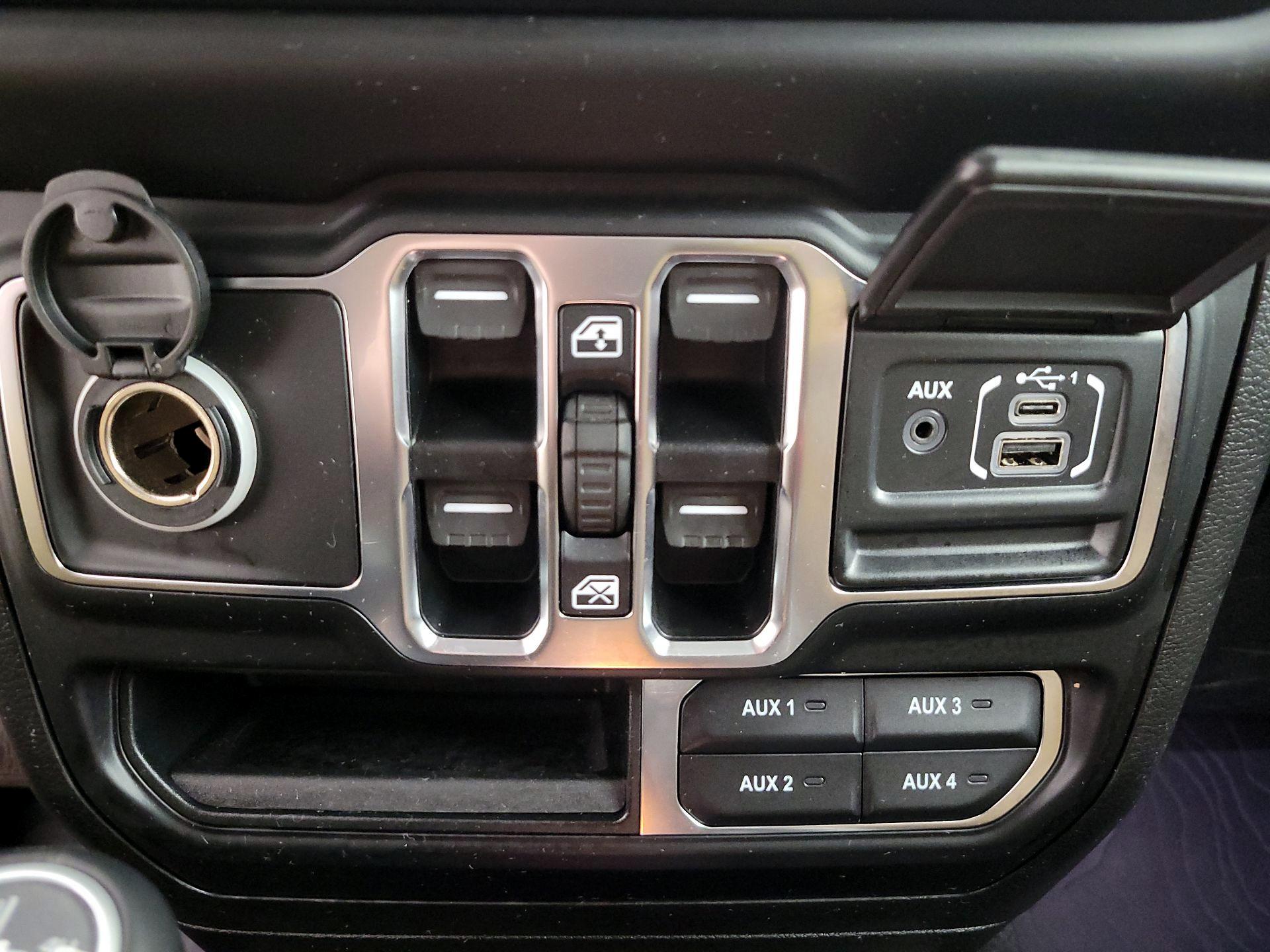 Thumbnail: 2020 Jeep Wrangler - 19