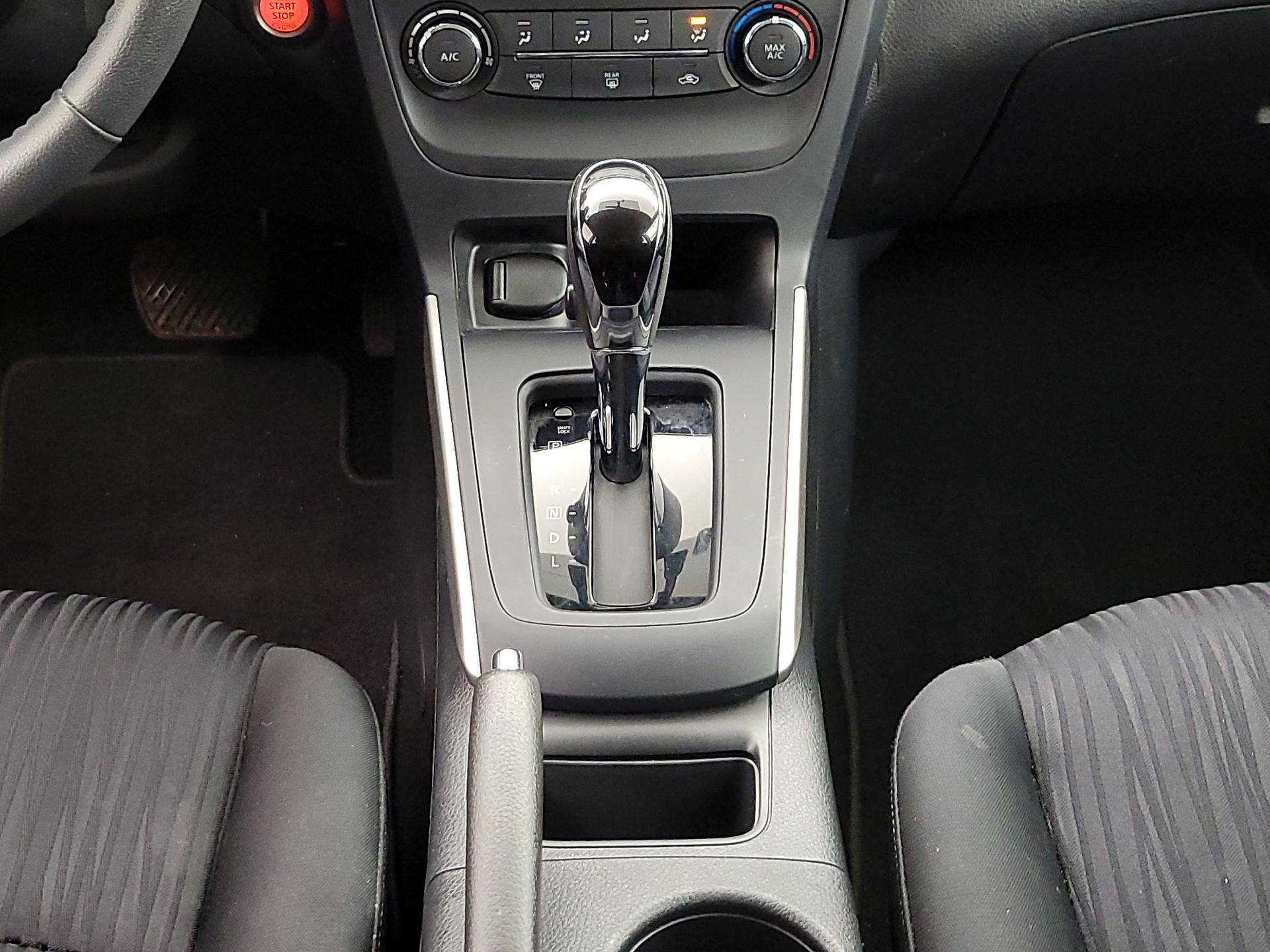 Thumbnail: 2017 Nissan Sentra - 17