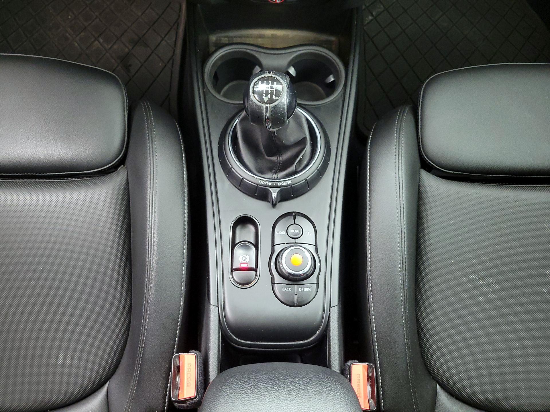 Thumbnail: 2017 MINI Cooper Countryman - 16