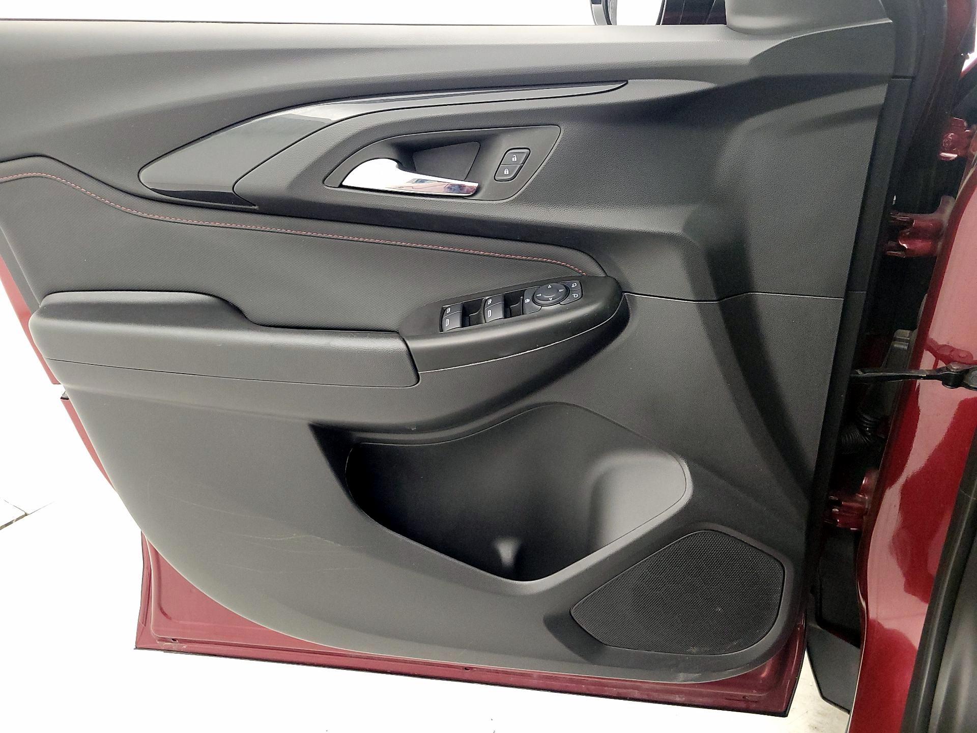 Thumbnail: 2023 Chevrolet TrailBlazer - 12