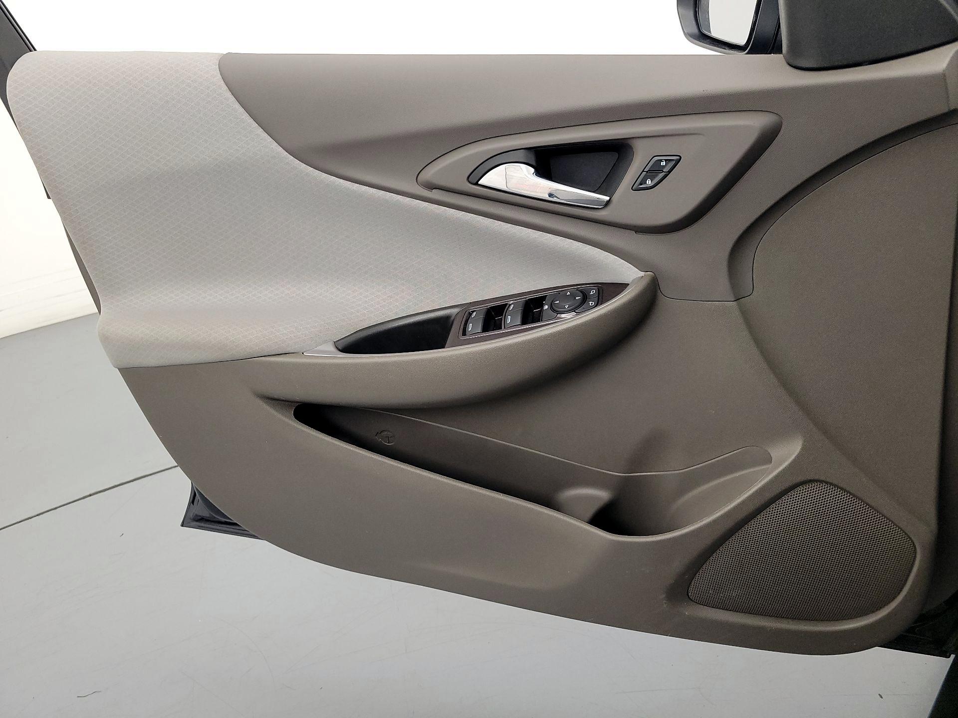 Thumbnail: 2023 Chevrolet Malibu - 12