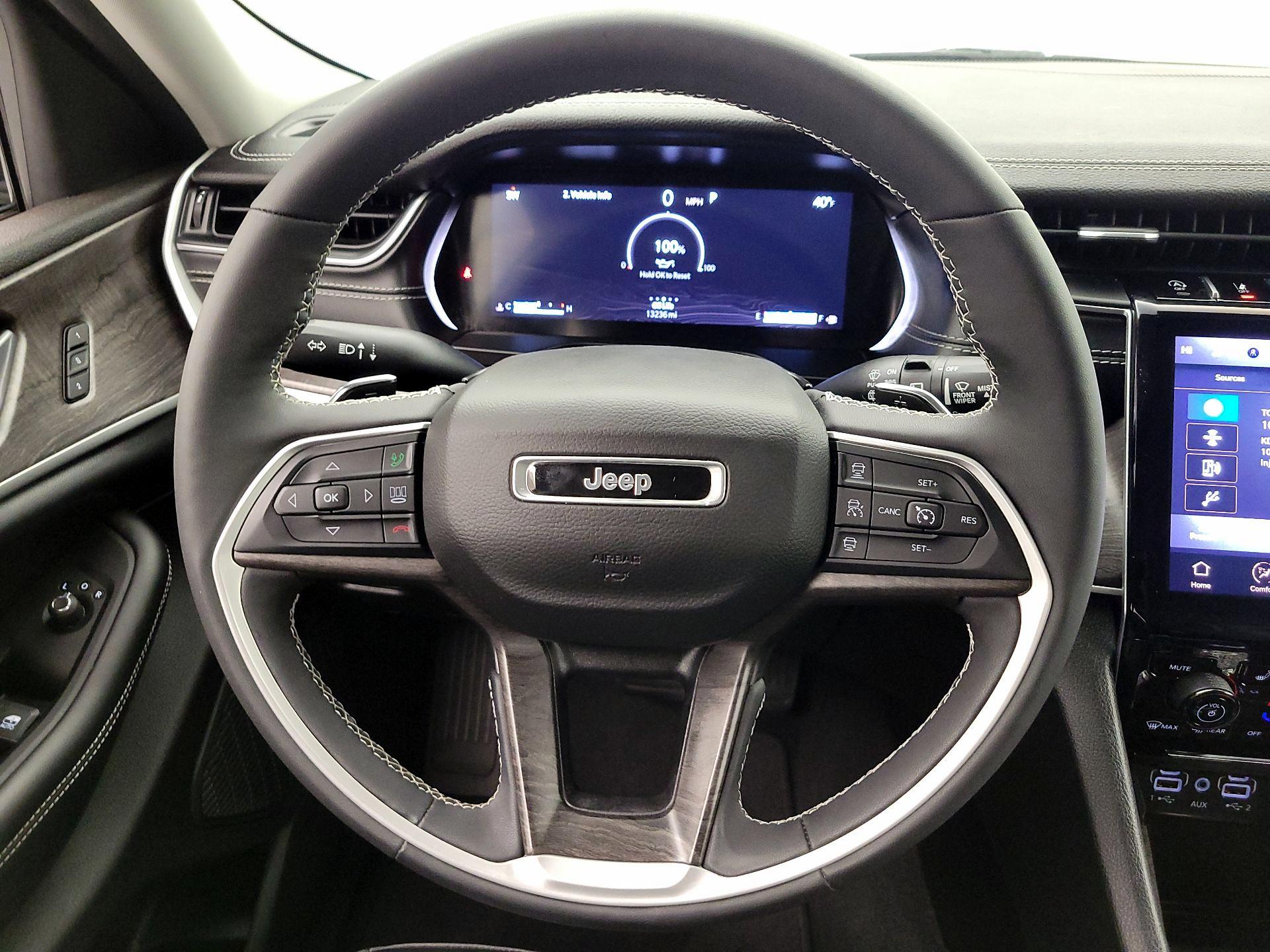 Thumbnail: 2023 Jeep Grand Cherokee - 10
