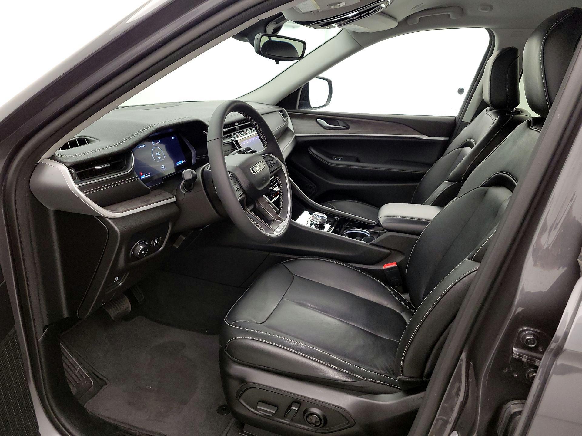 Thumbnail: 2023 Jeep Grand Cherokee - 11