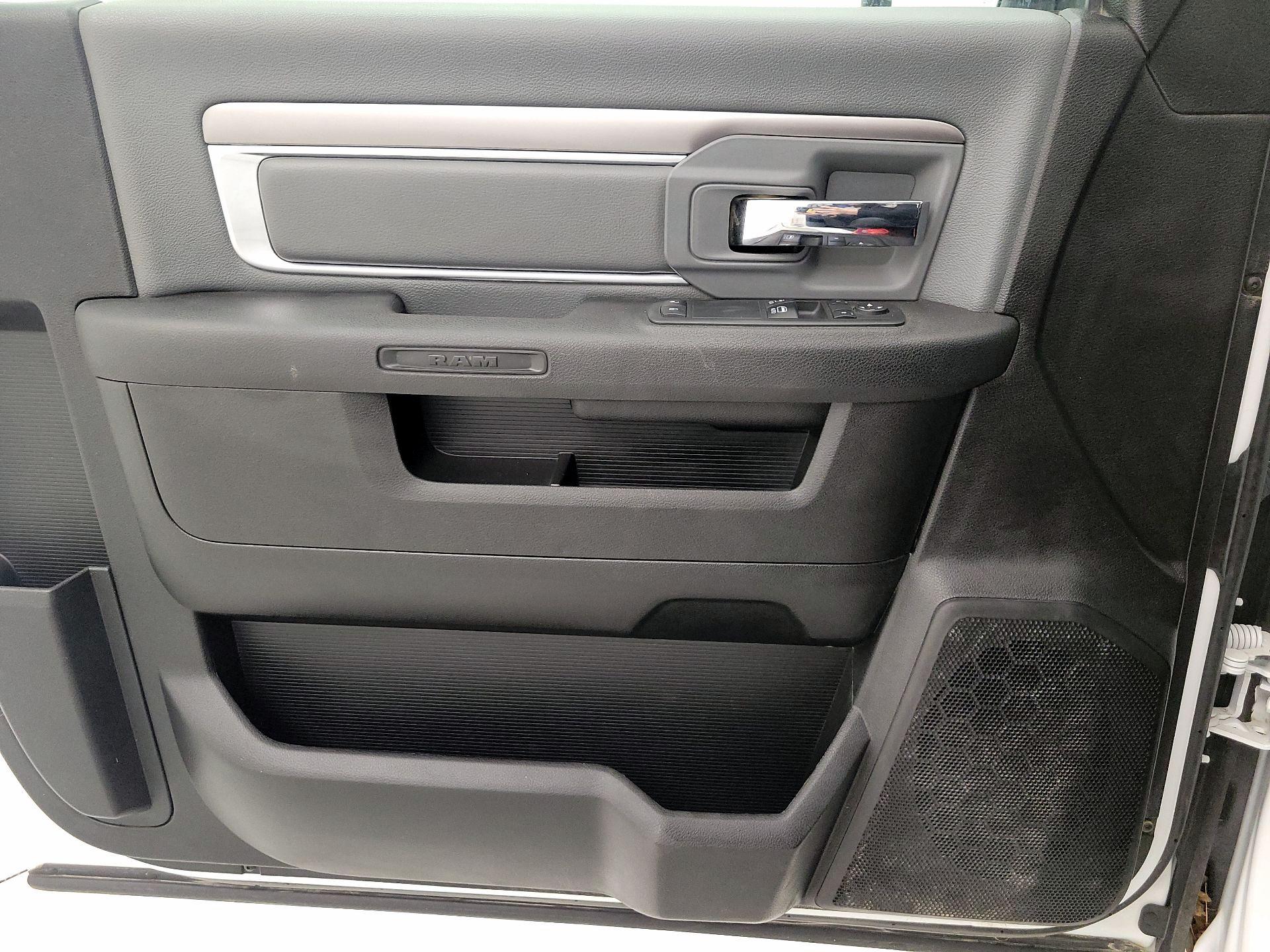 Thumbnail: 2021 RAM 1500 Classic - 12