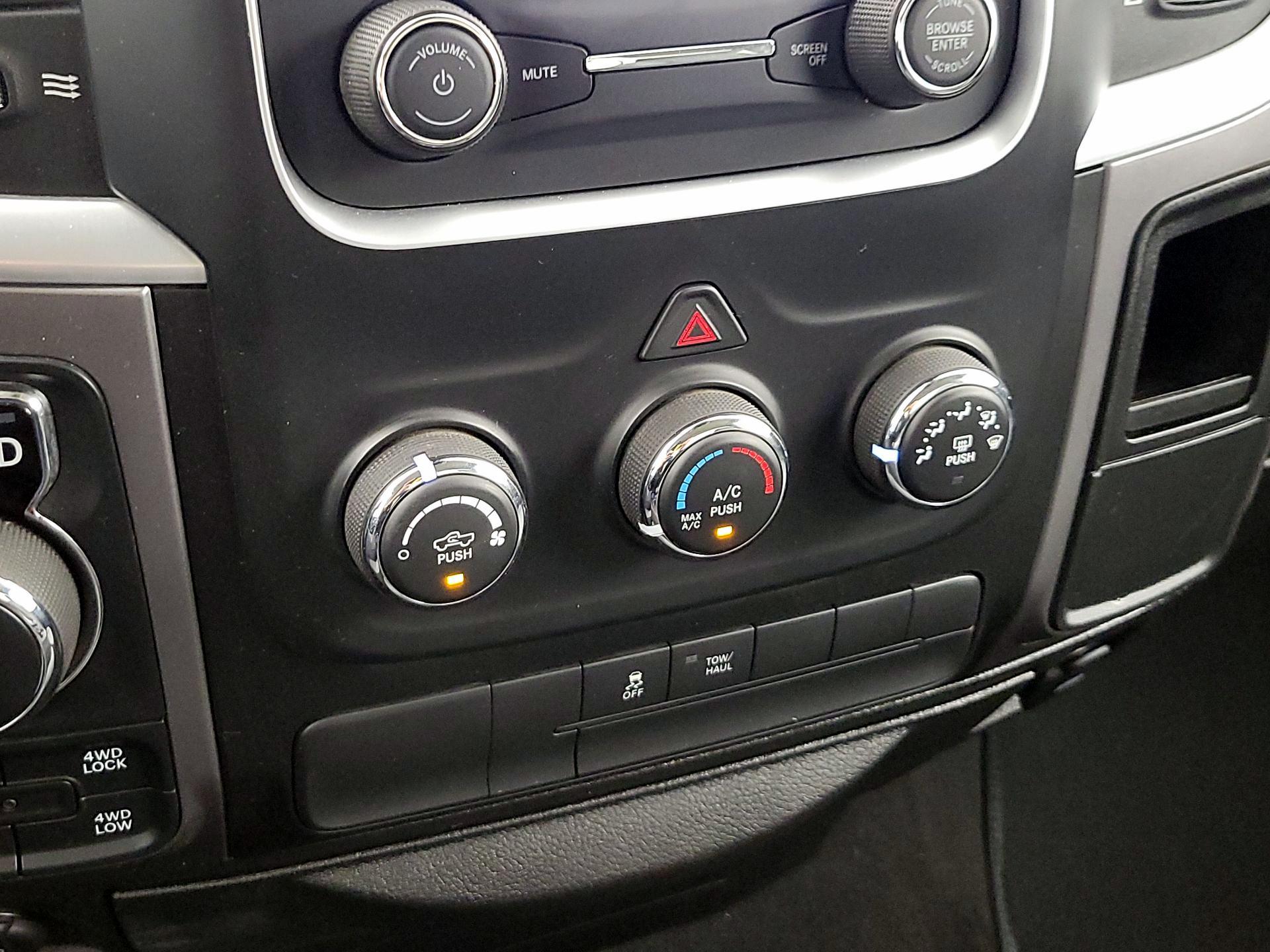 Thumbnail: 2021 RAM 1500 Classic - 16