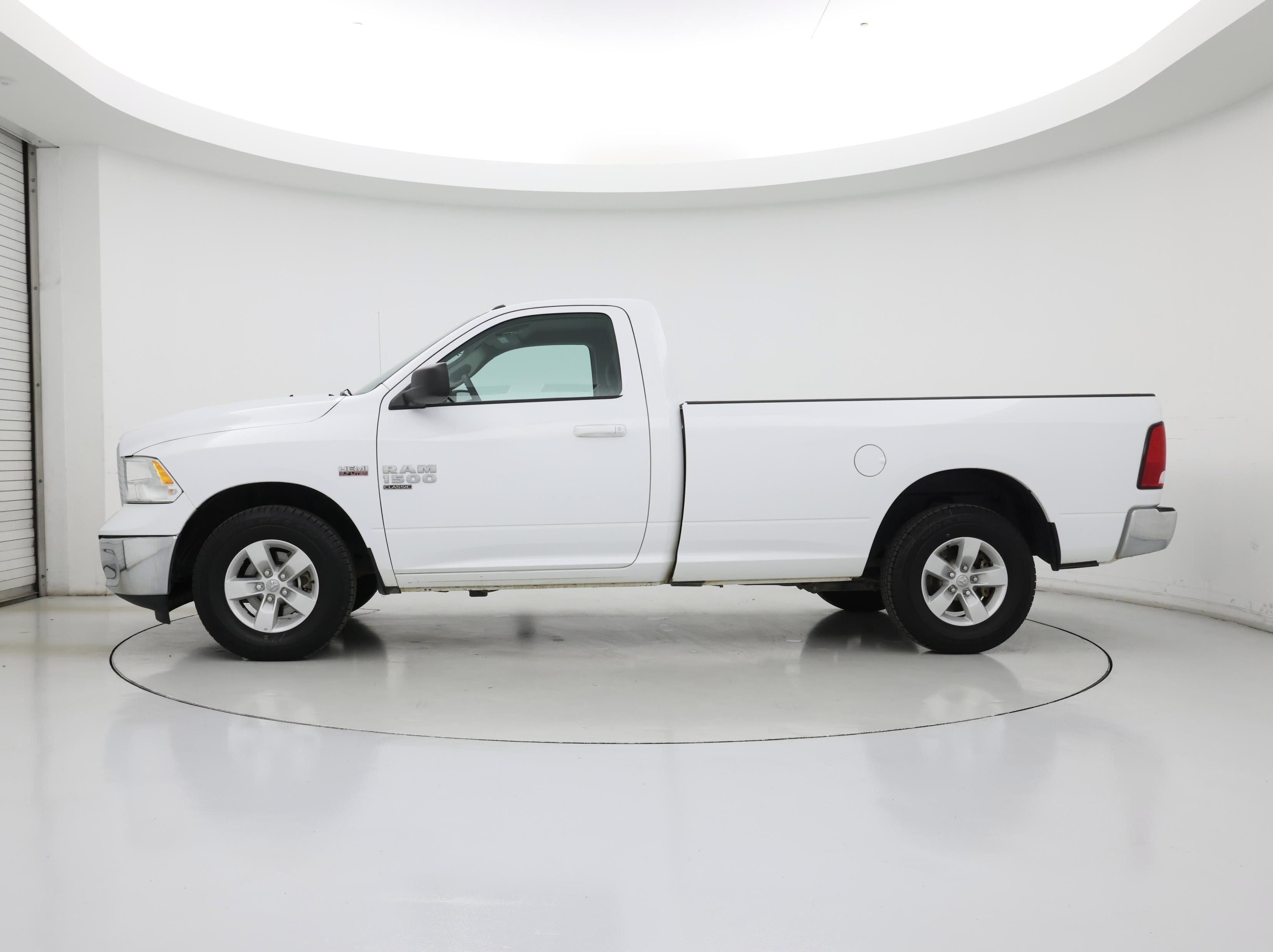 Thumbnail: 2021 RAM 1500 Classic - 3