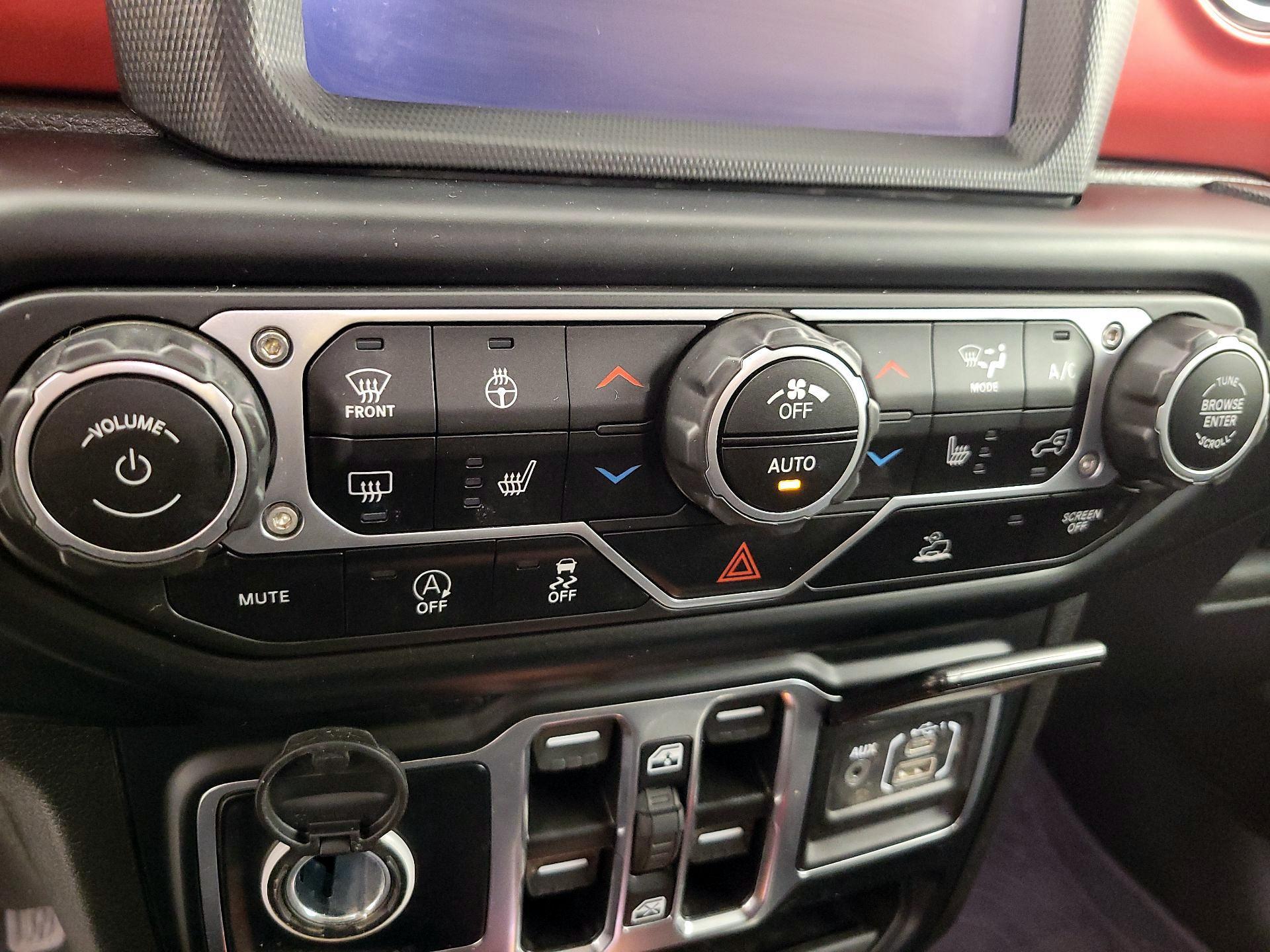 Thumbnail: 2023 Jeep Gladiator - 17