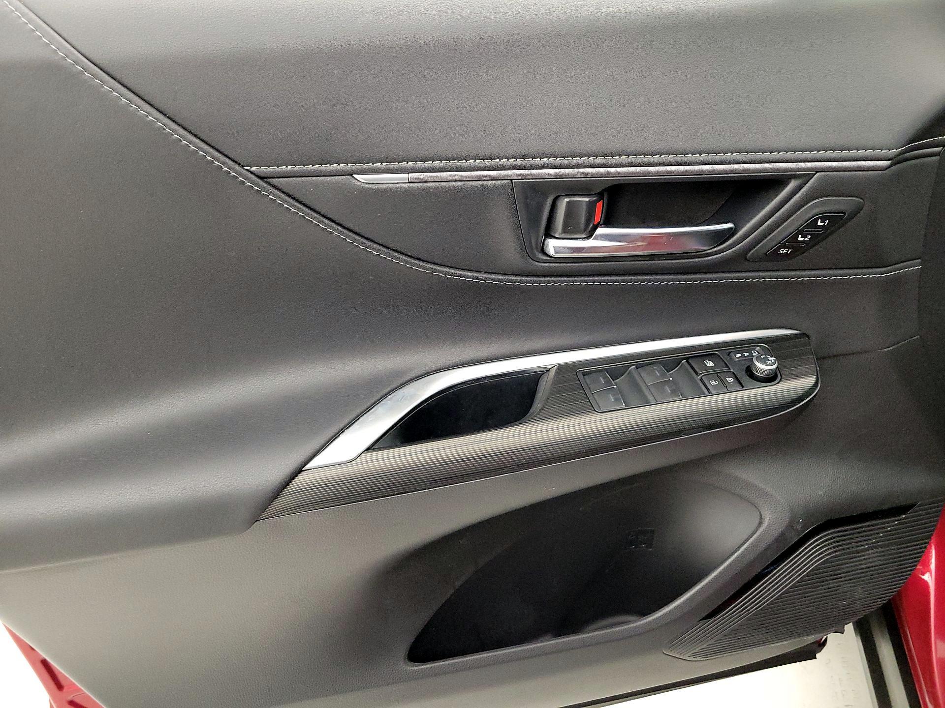 Thumbnail: 2023 Toyota Venza - 12