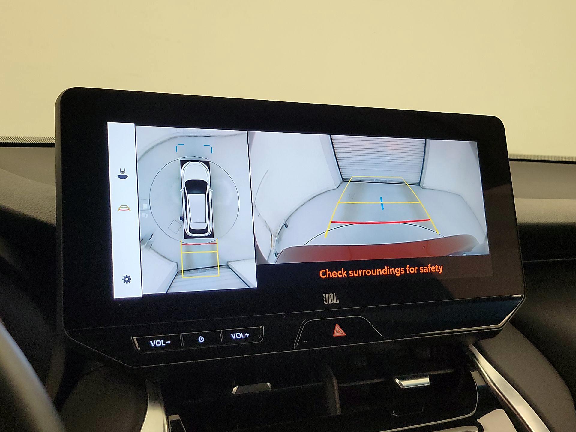 Thumbnail: 2023 Toyota Venza - 14