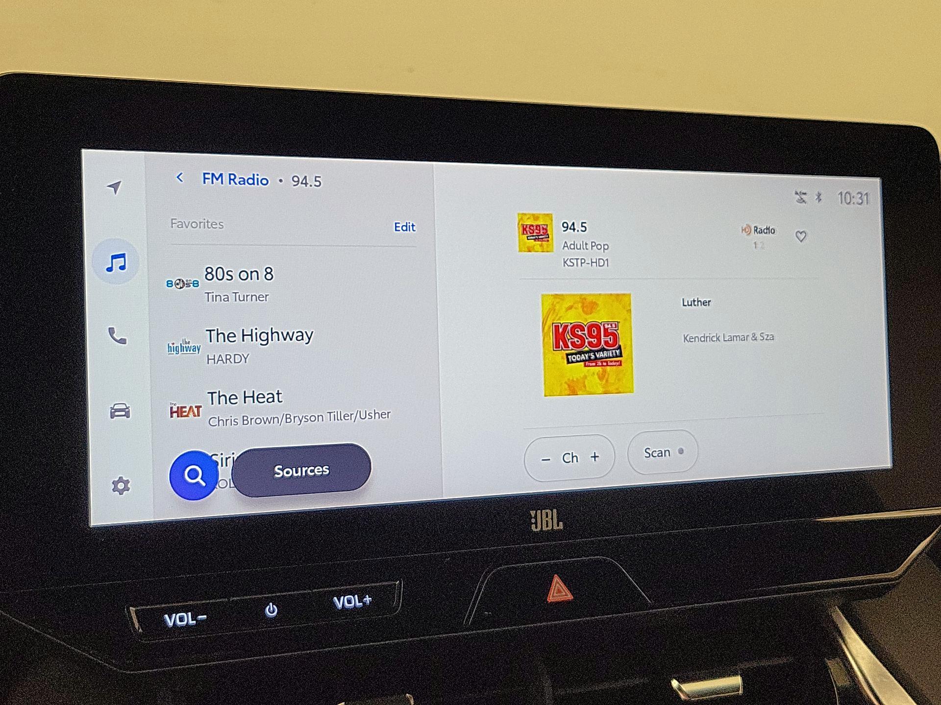 Thumbnail: 2023 Toyota Venza - 15