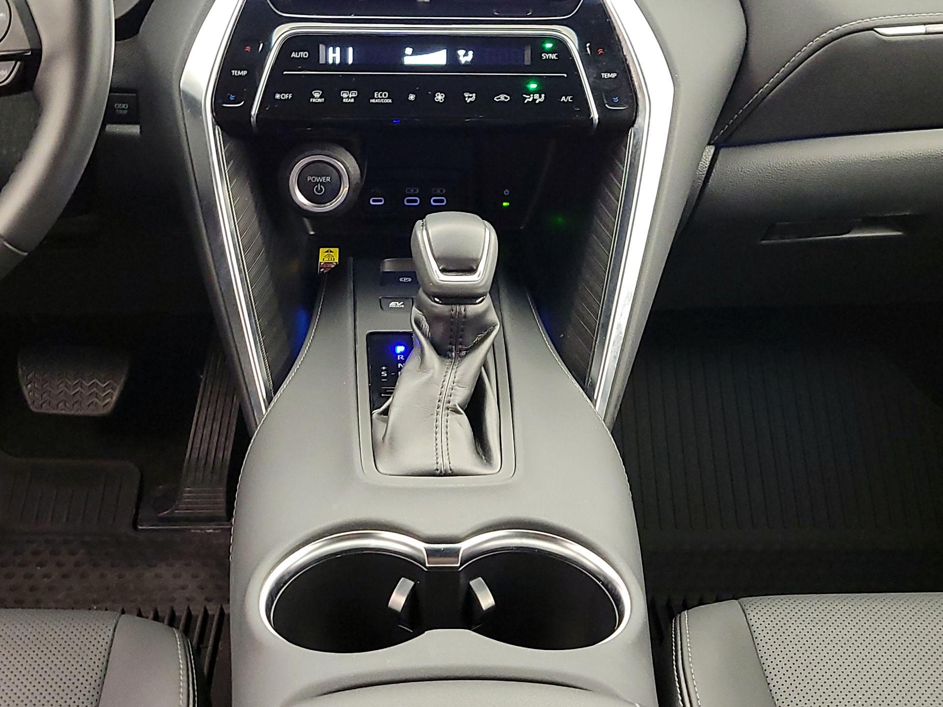 Thumbnail: 2023 Toyota Venza - 17