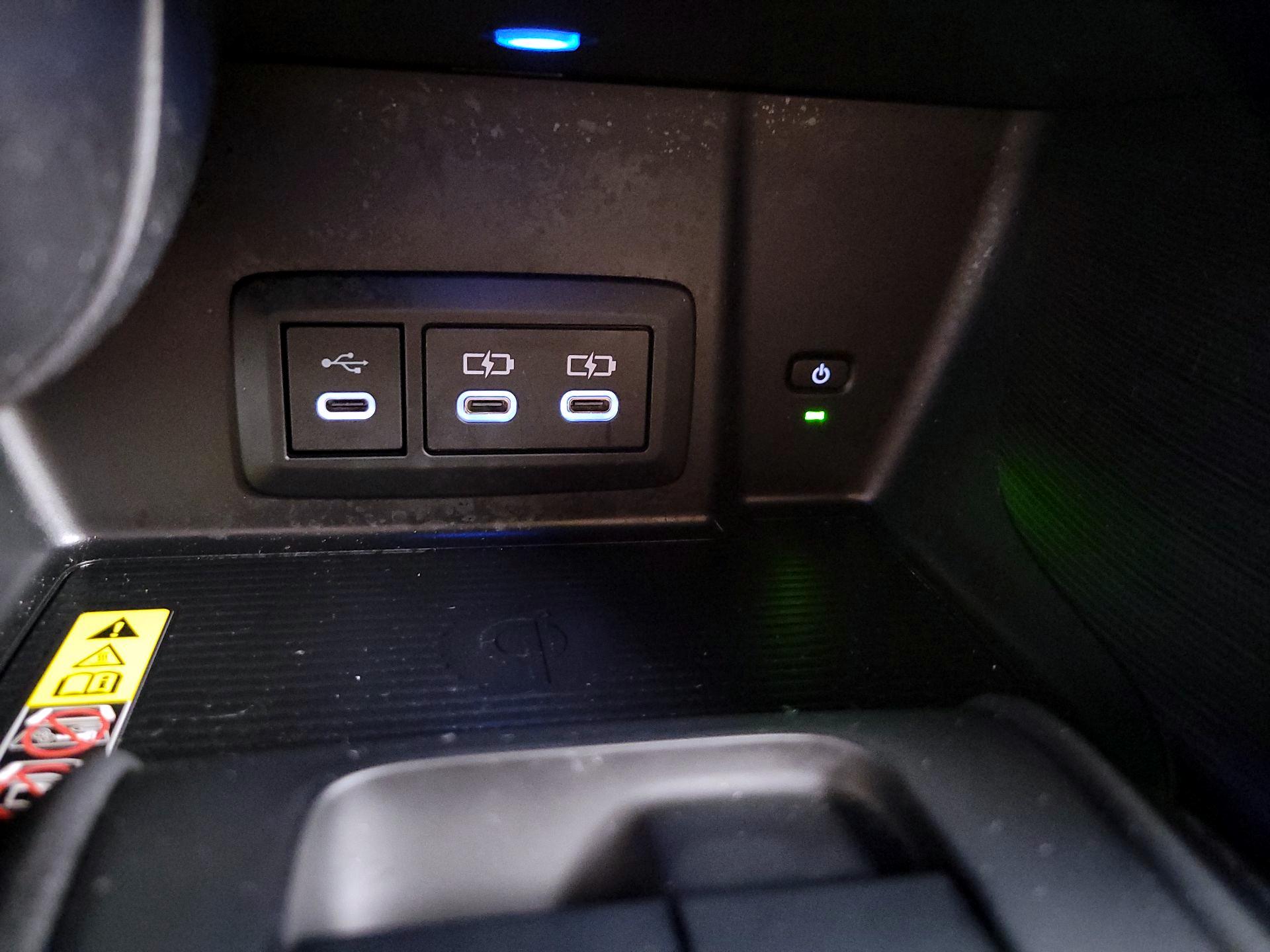 Thumbnail: 2023 Toyota Venza - 18