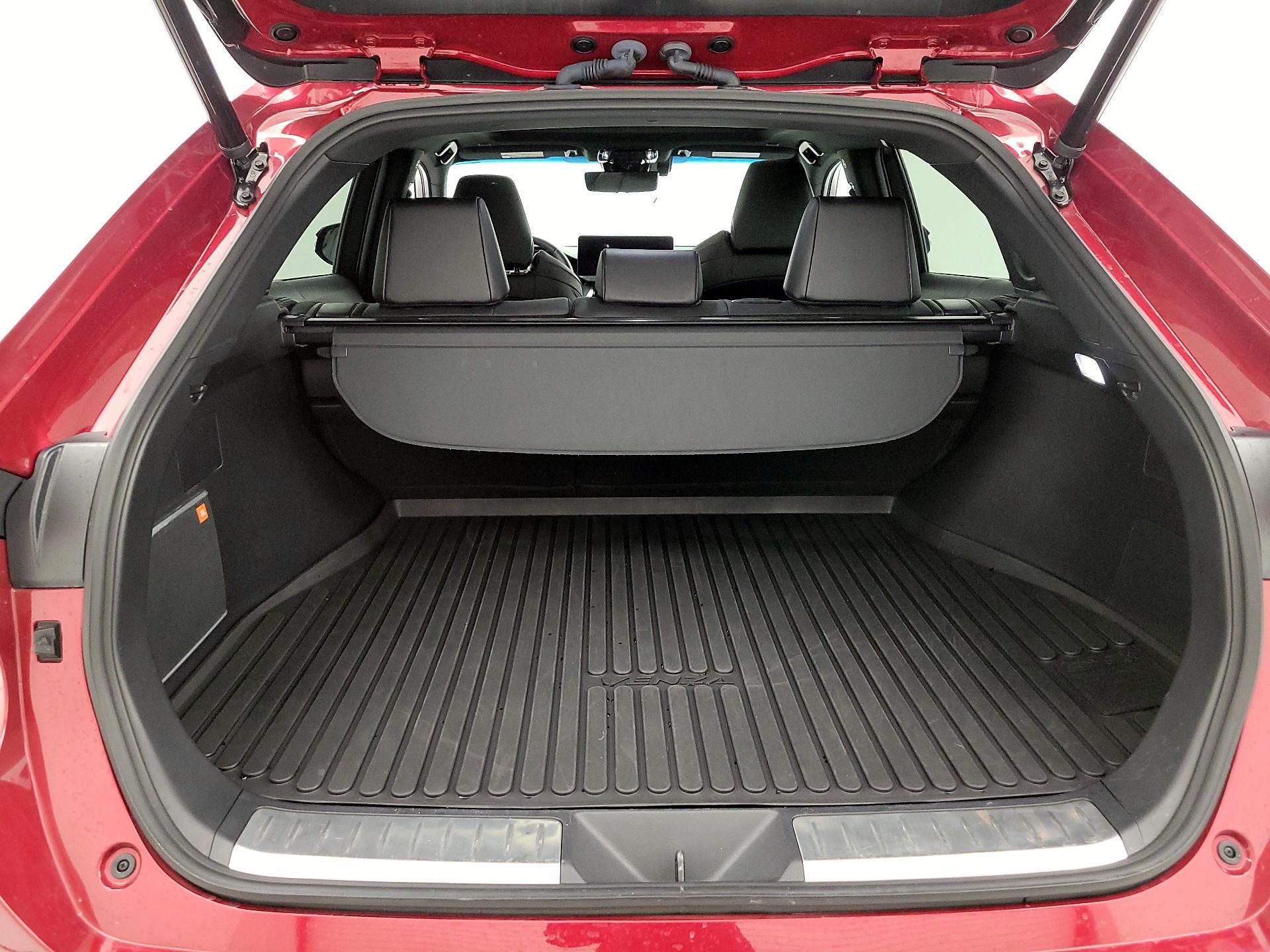 Thumbnail: 2023 Toyota Venza - 20