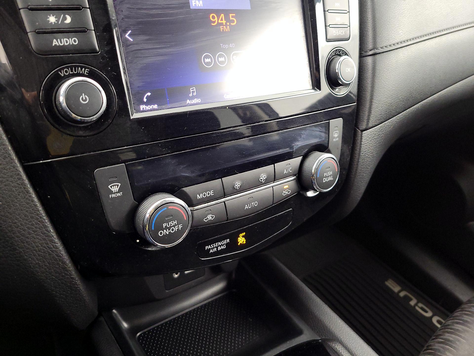 Thumbnail: 2020 Nissan Rogue - 16