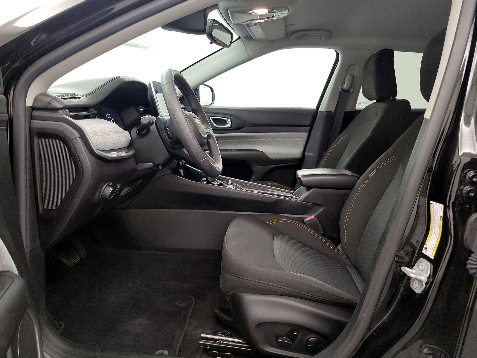 Thumbnail: 2022 Jeep Compass - 11