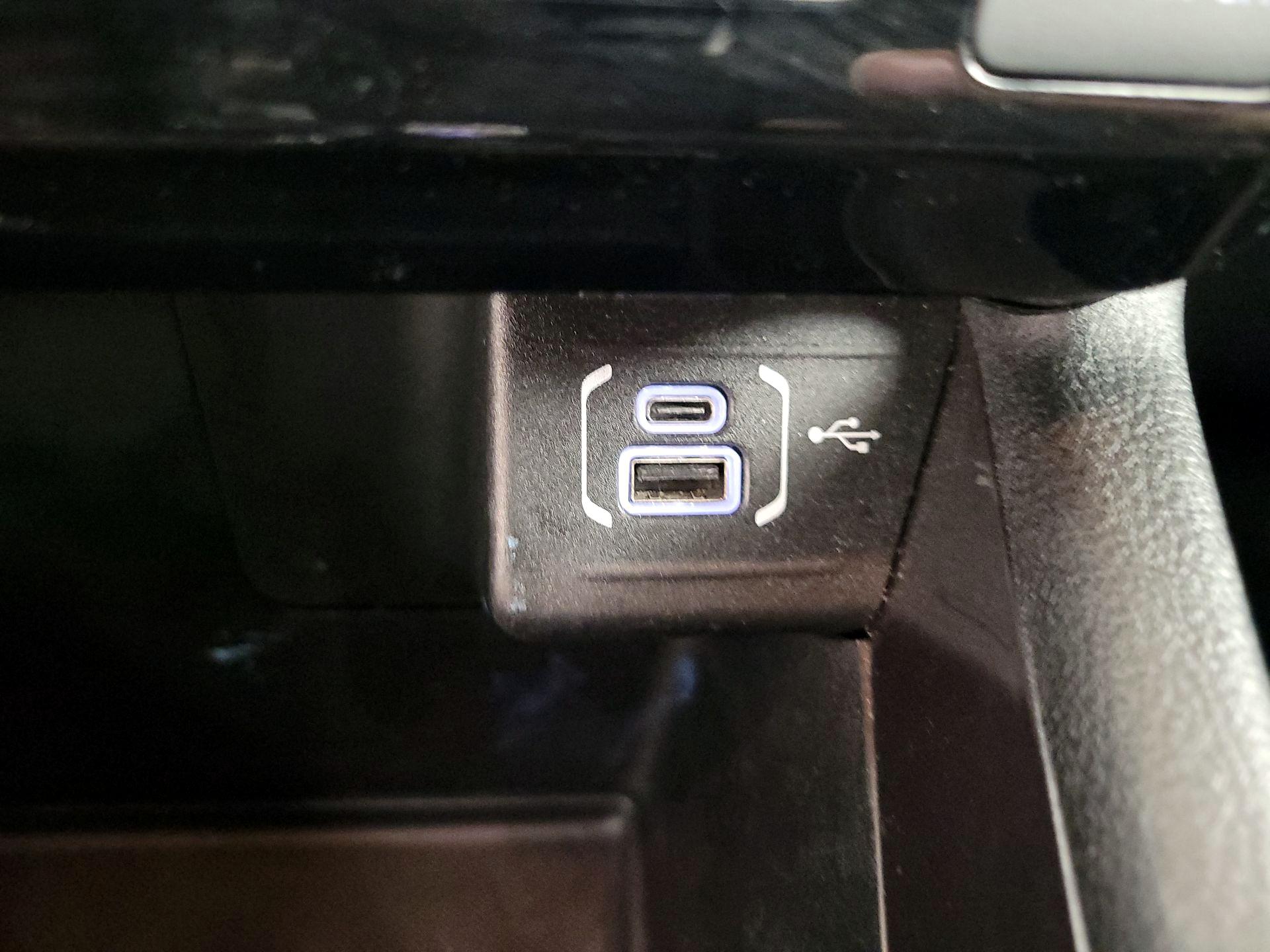 Thumbnail: 2022 Jeep Compass - 17