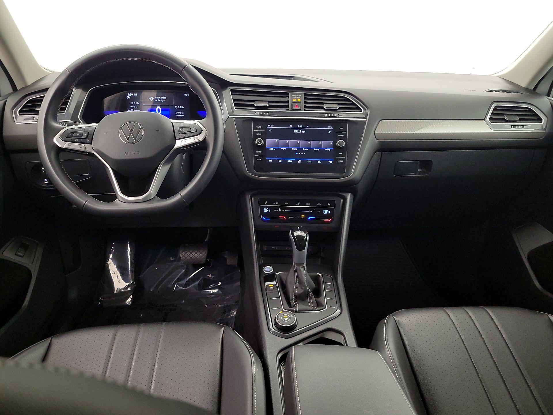 Thumbnail: 2024 Volkswagen Tiguan - 9