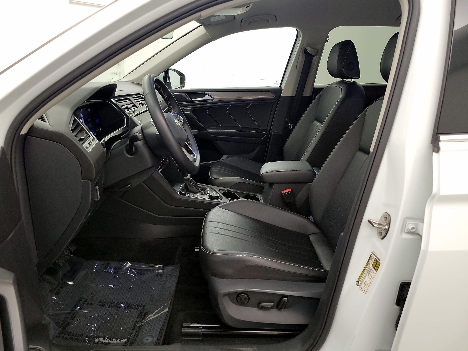 Thumbnail: 2024 Volkswagen Tiguan - 11