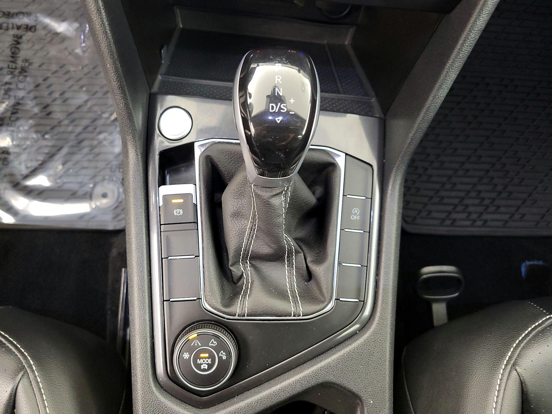 Thumbnail: 2024 Volkswagen Tiguan - 16