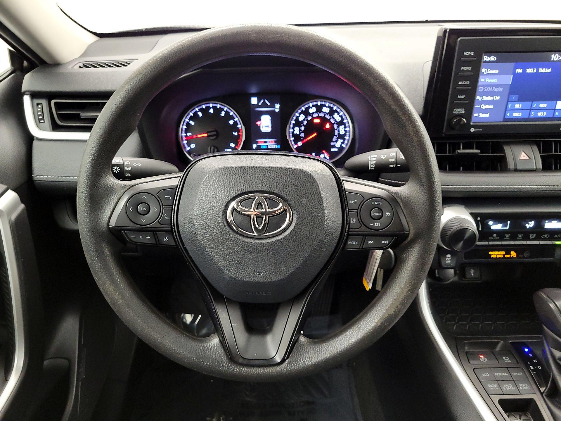 Thumbnail: 2021 Toyota RAV4 - 10