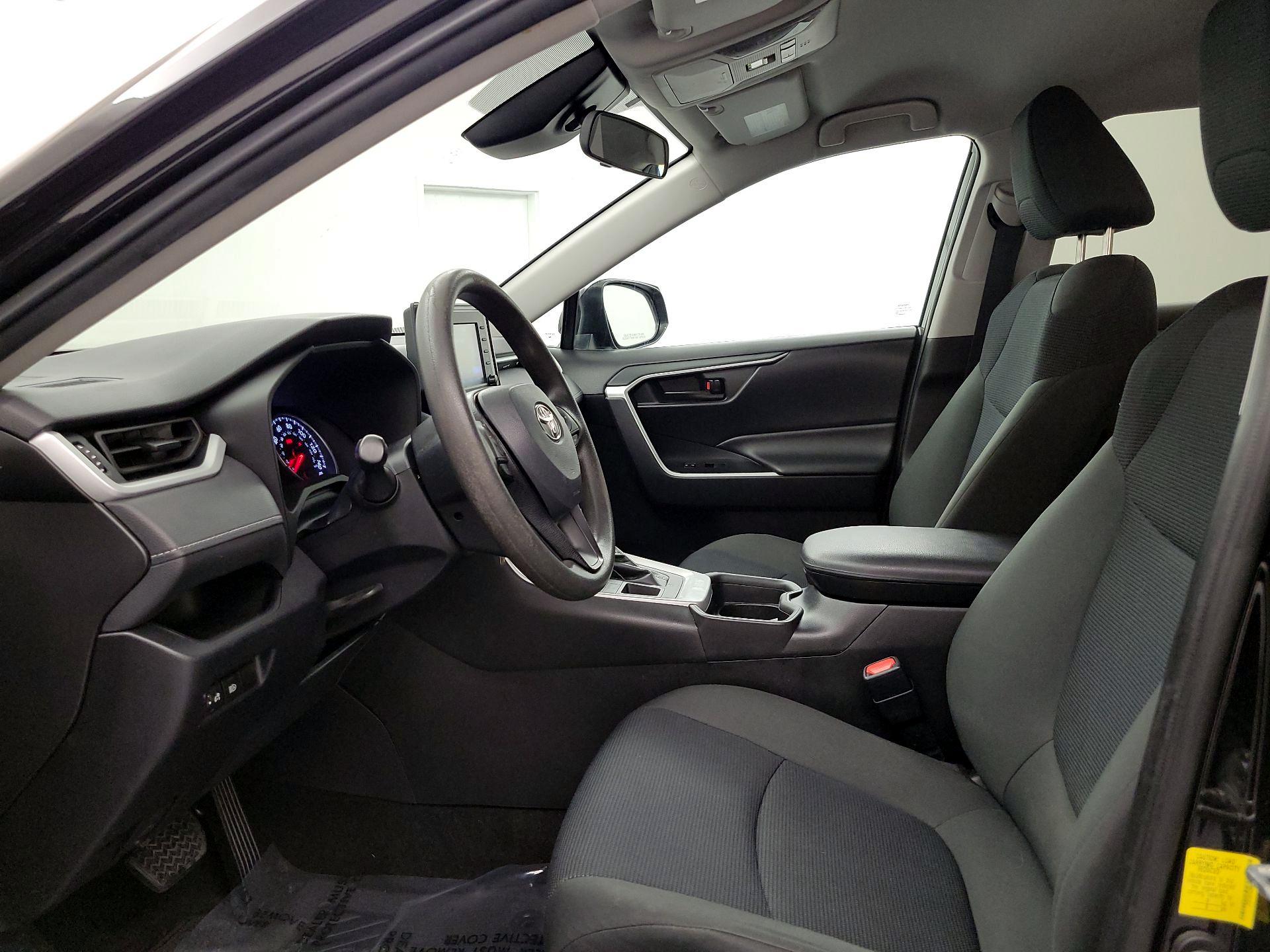 Thumbnail: 2021 Toyota RAV4 - 11