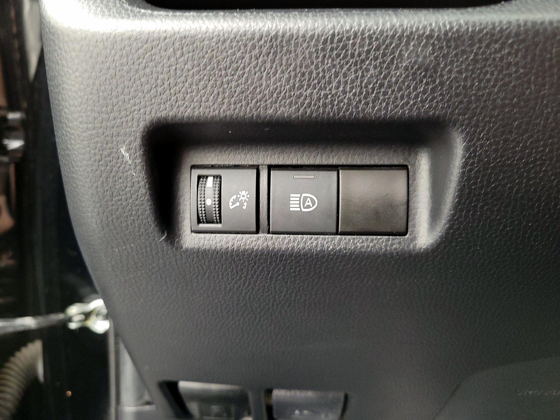 Thumbnail: 2021 Toyota RAV4 - 13