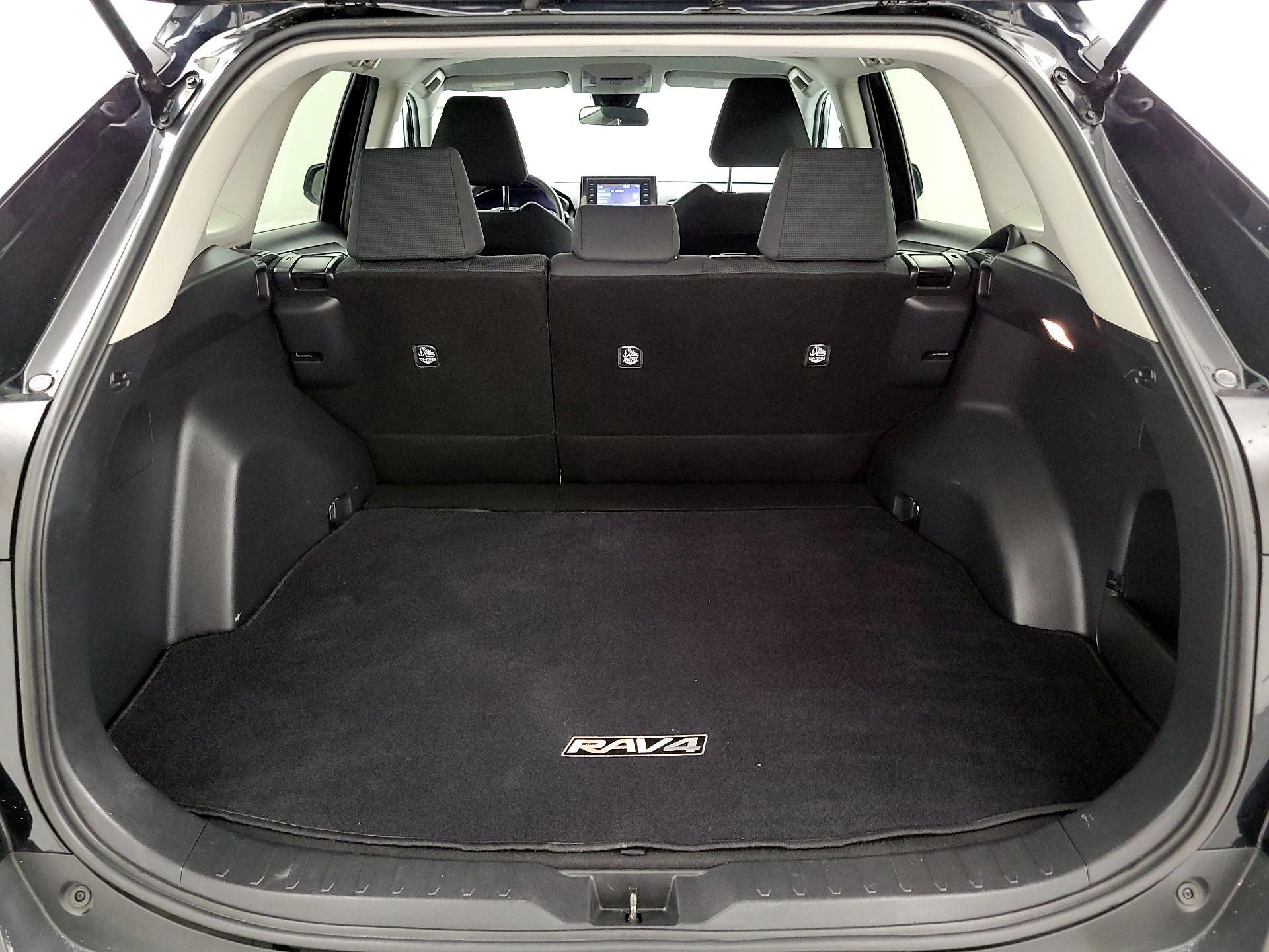 Thumbnail: 2021 Toyota RAV4 - 20