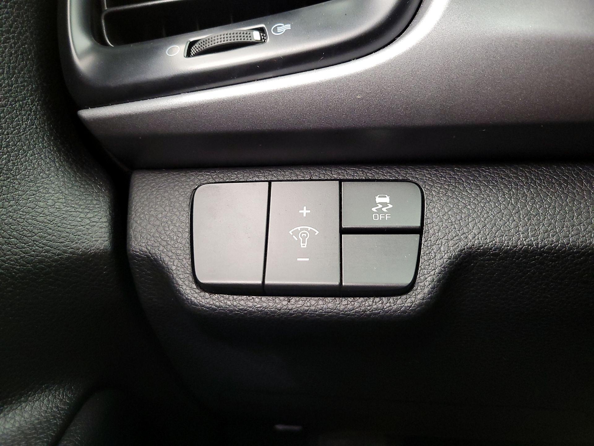 Thumbnail: 2023 Kia Rio - 13