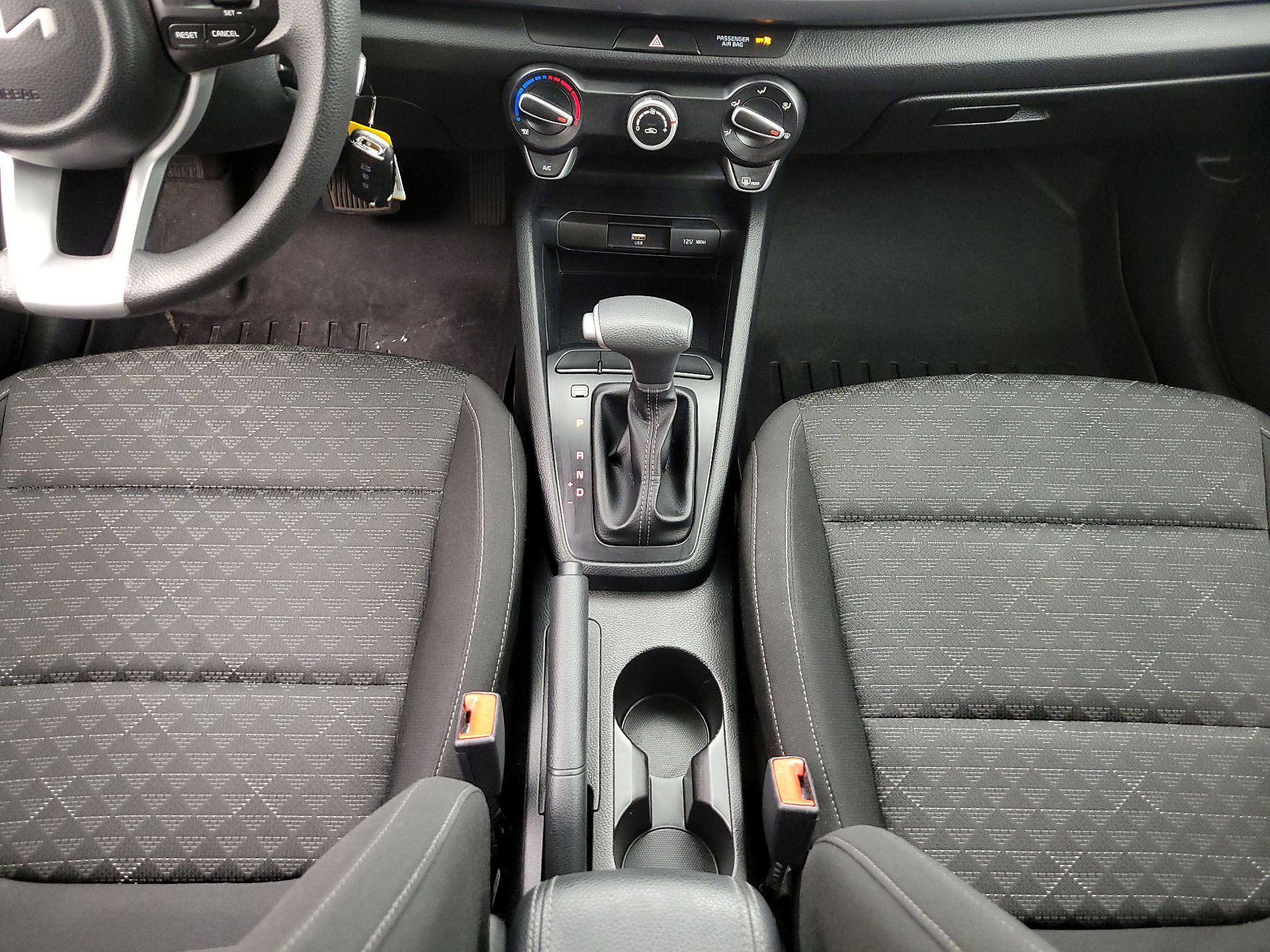 Thumbnail: 2023 Kia Rio - 17