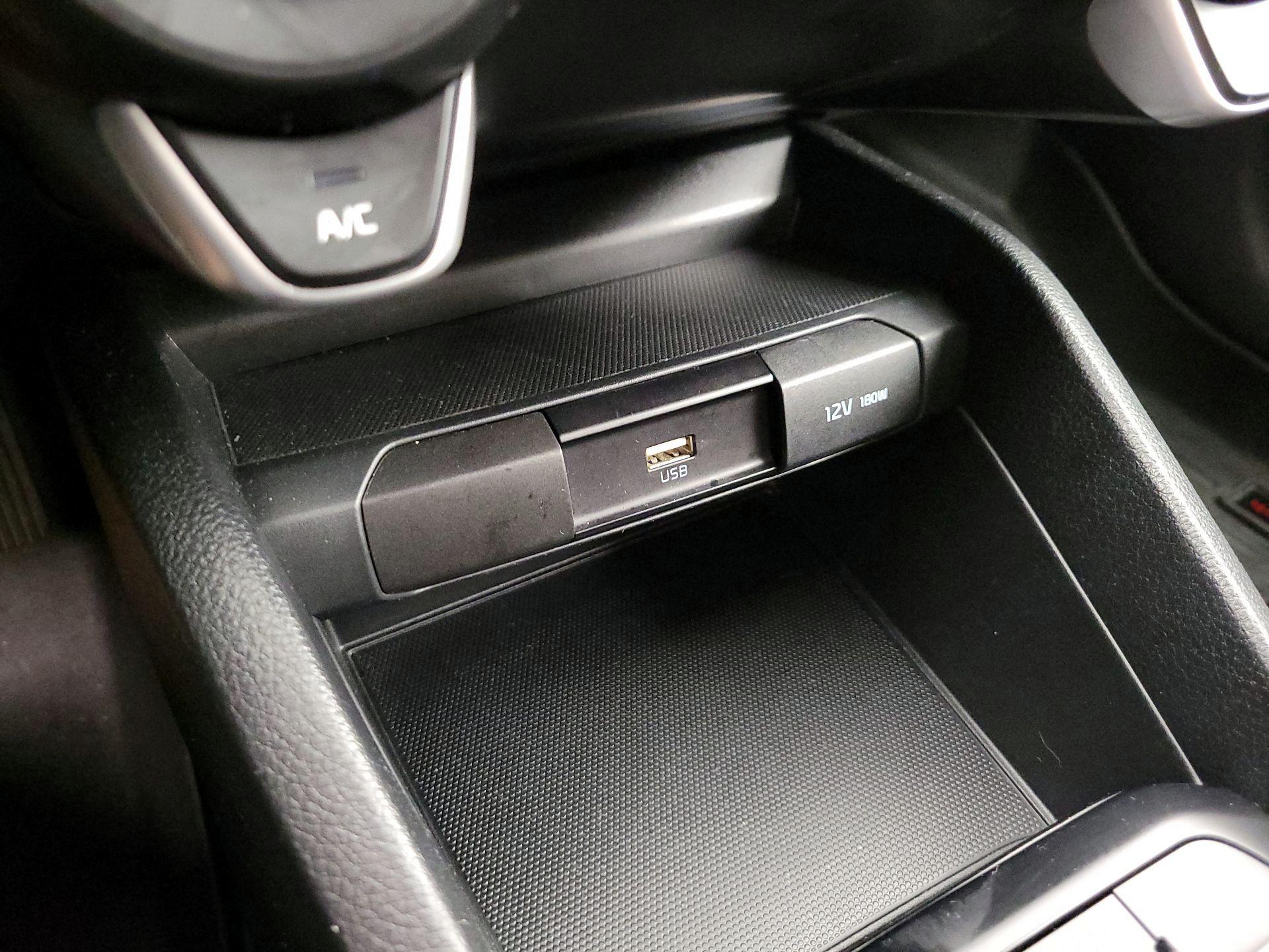 Thumbnail: 2023 Kia Rio - 18