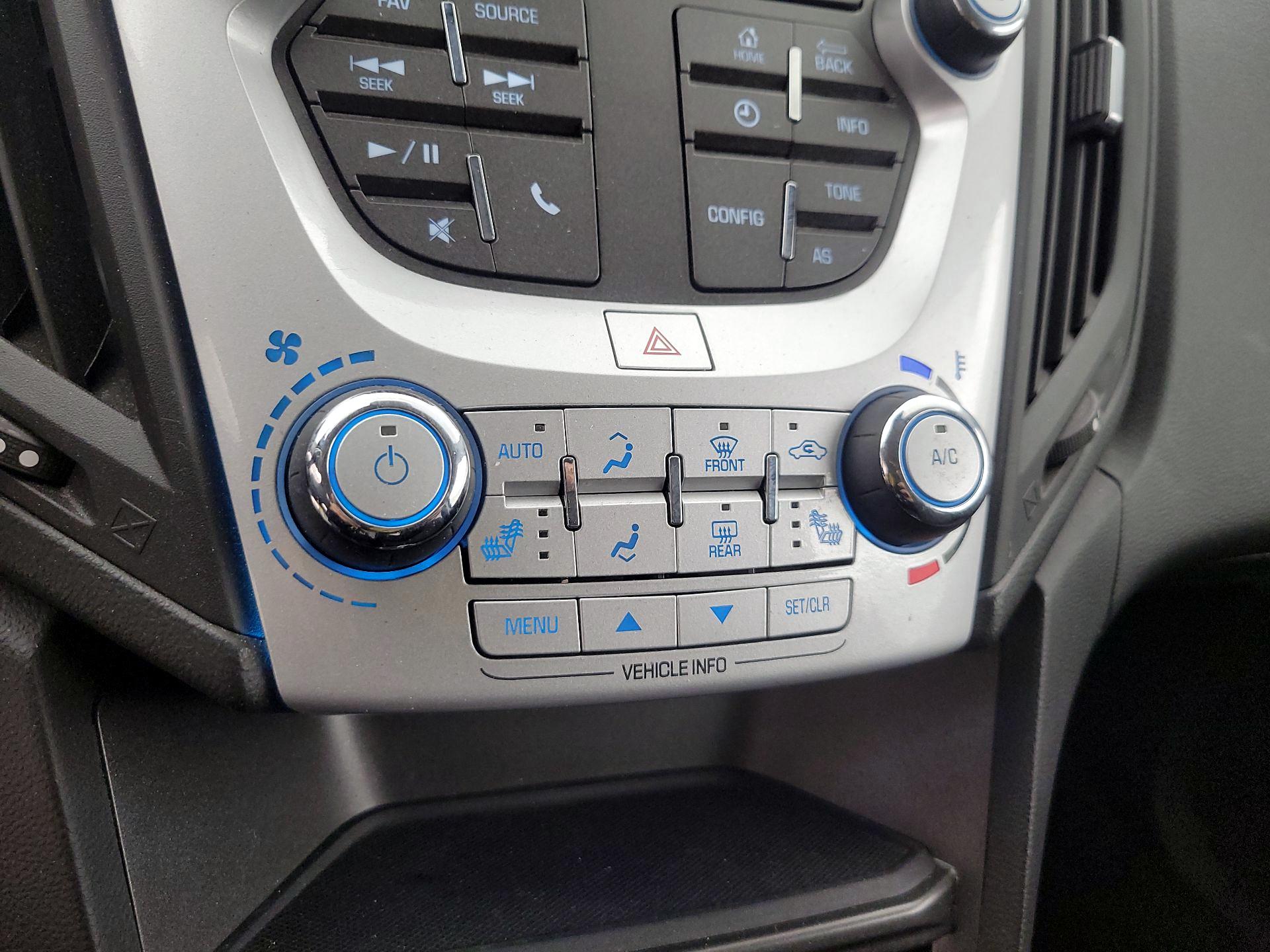 Thumbnail: 2016 Chevrolet Equinox - 16