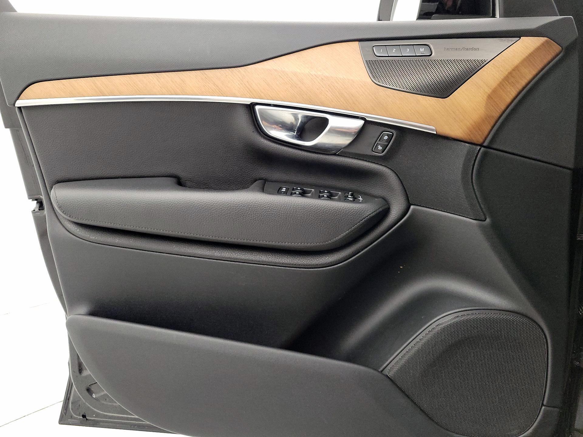 Thumbnail: 2022 Volvo XC90 - 12