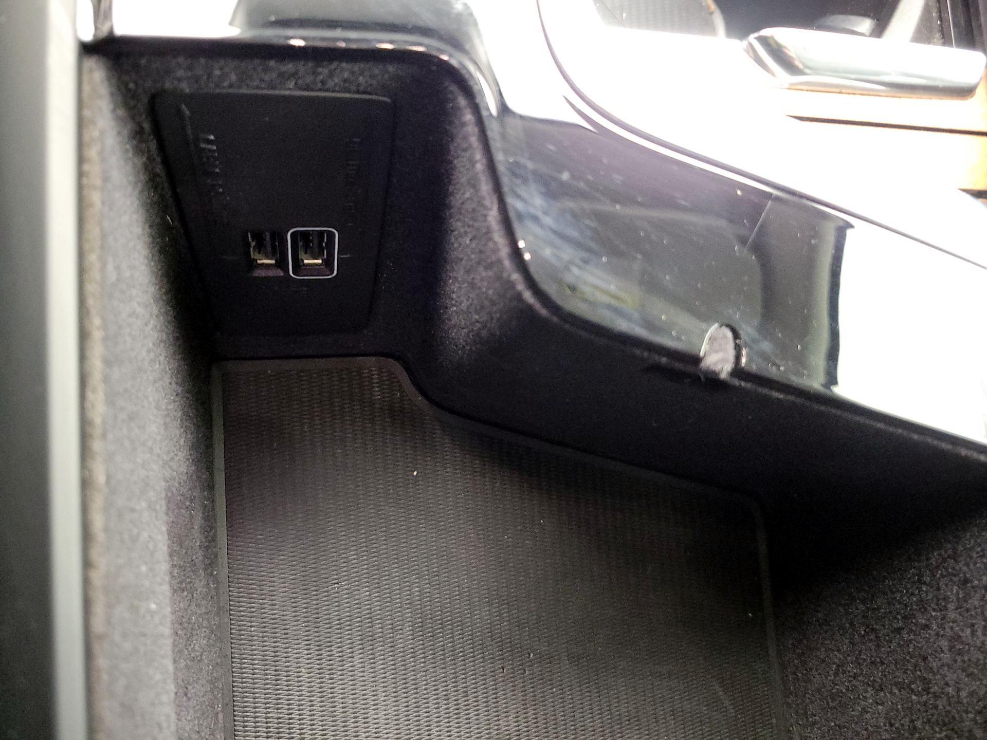 Thumbnail: 2022 Volvo XC90 - 19