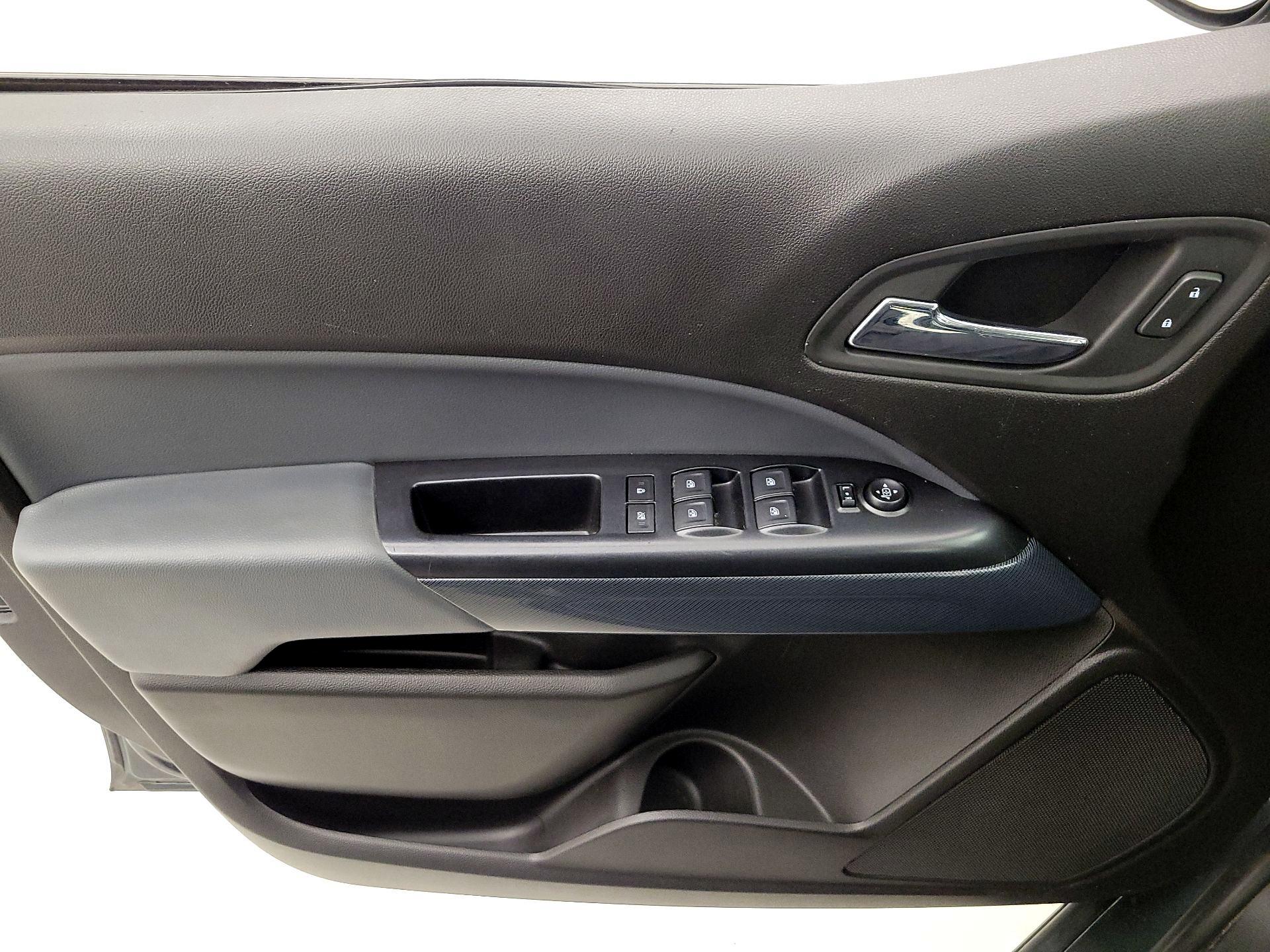 Thumbnail: 2017 Chevrolet Colorado - 12