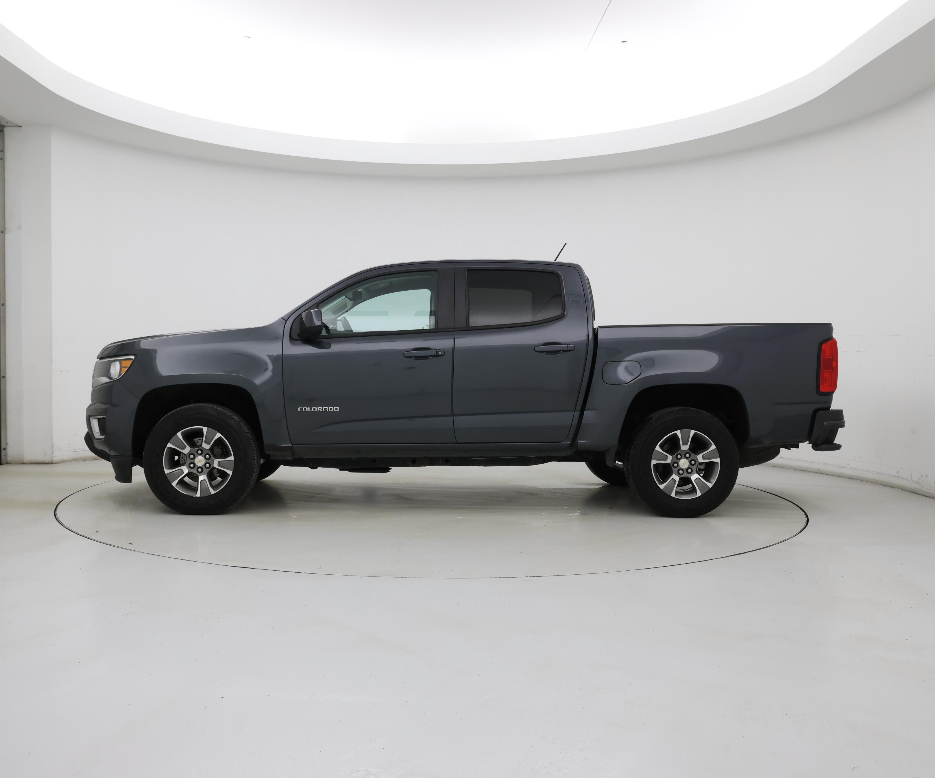 Thumbnail: 2017 Chevrolet Colorado - 3