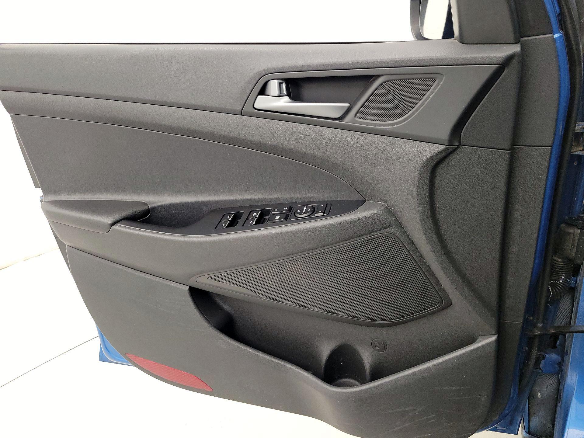 Thumbnail: 2016 Hyundai Tucson - 13