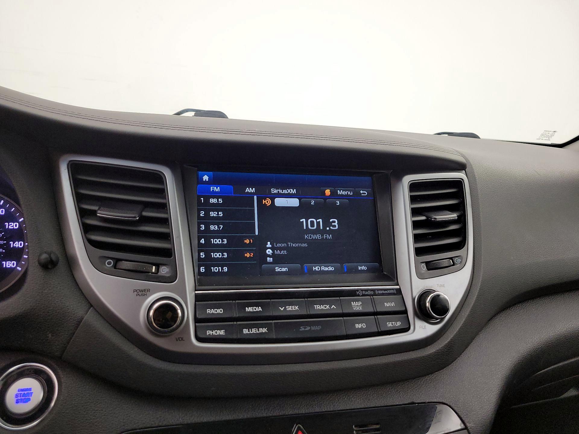 Thumbnail: 2016 Hyundai Tucson - 16