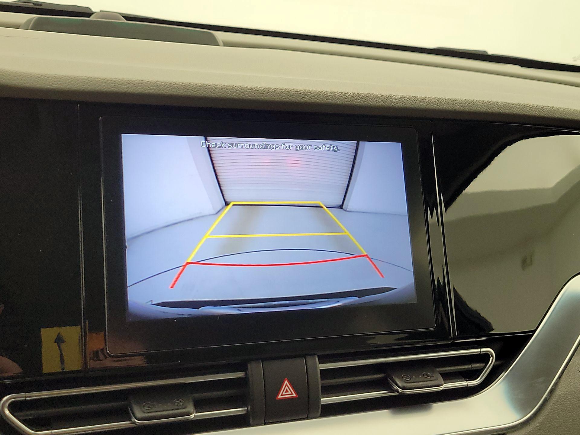 Thumbnail: 2020 Kia Niro - 14